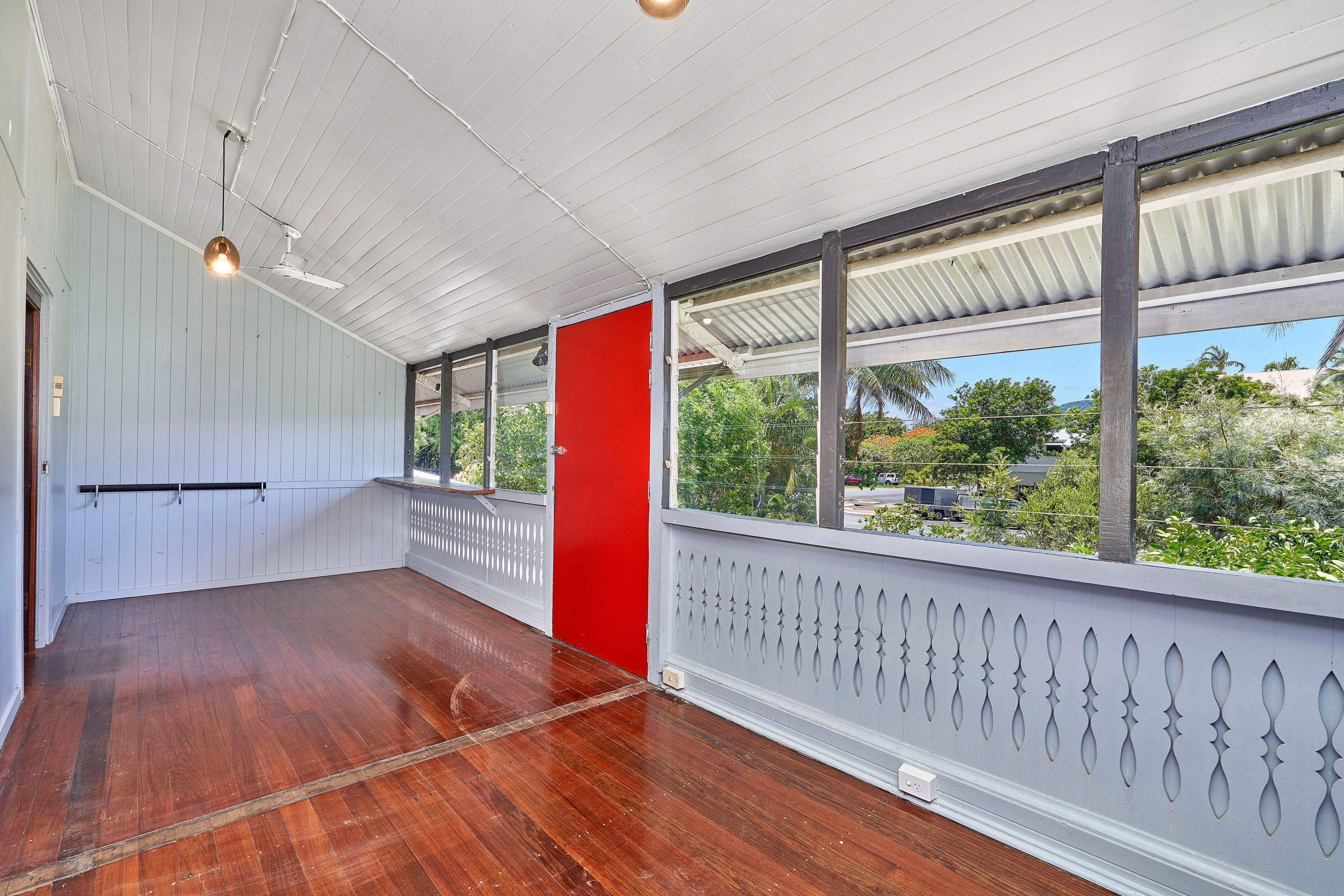 11 Thomas Street, Cairns North, QLD 4870