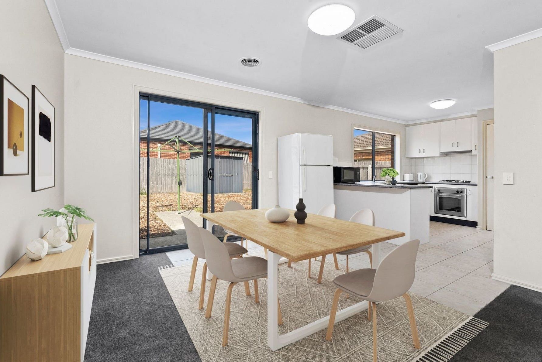 47 Oakwood Crescent — photo 3 of 10