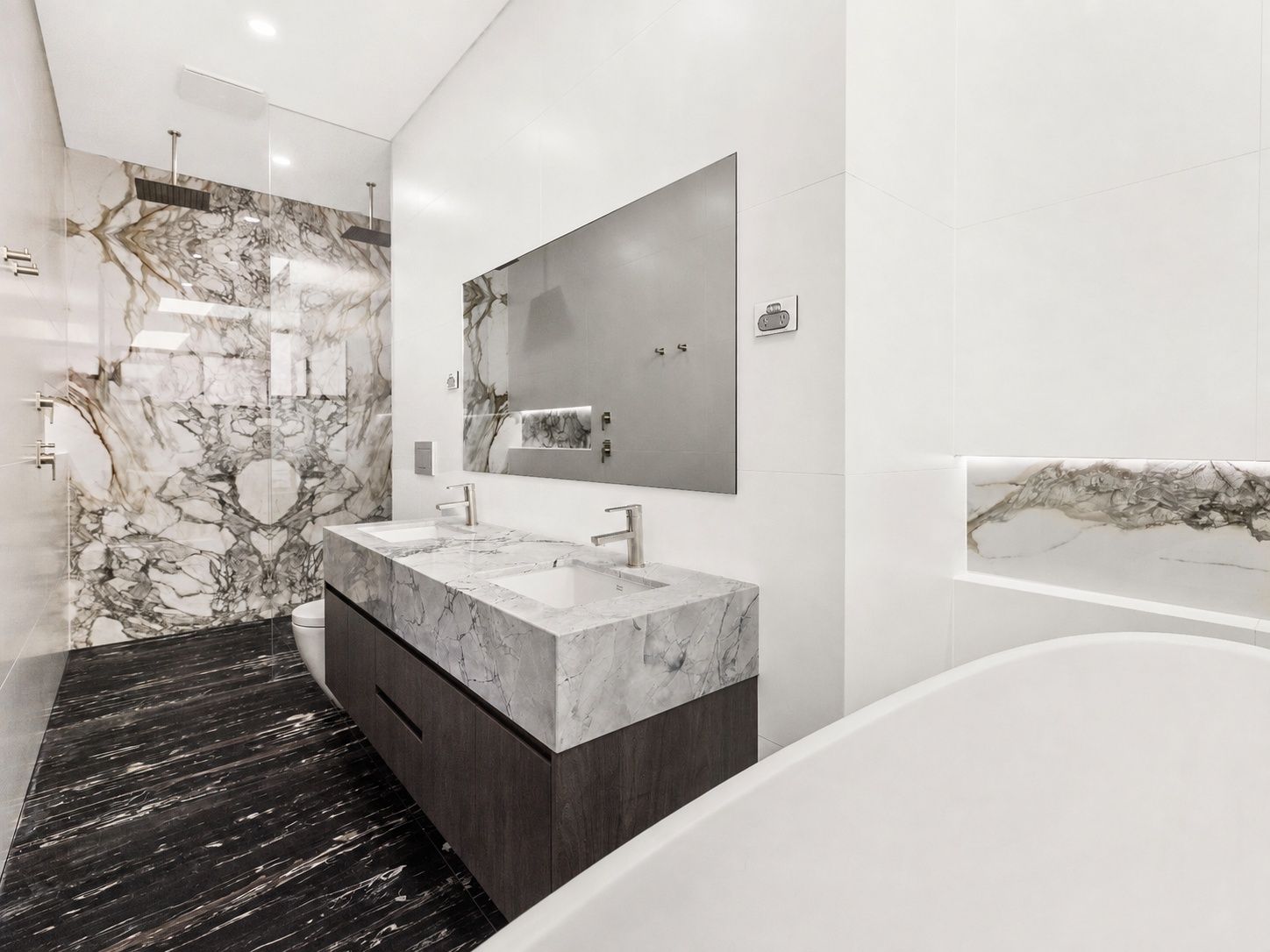 Architectural Luxury with Grand Proportions and Resort-Style Living — photo 9 of 16