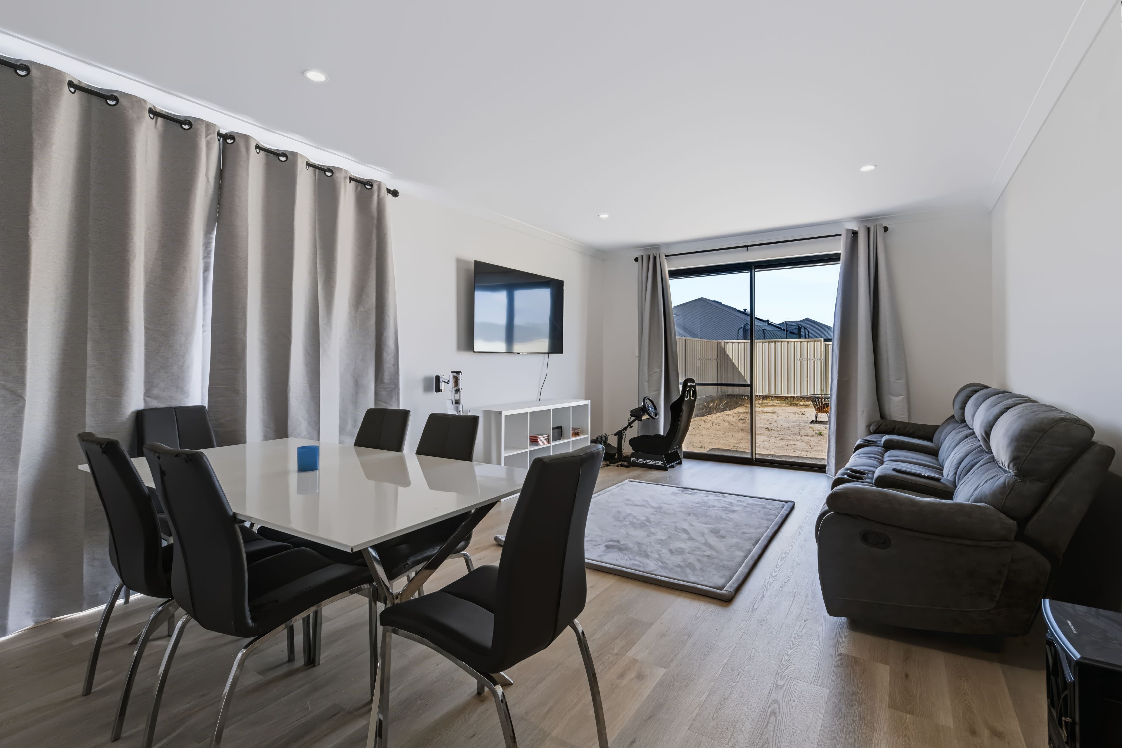 26 Camargue Street — photo 4 of 15