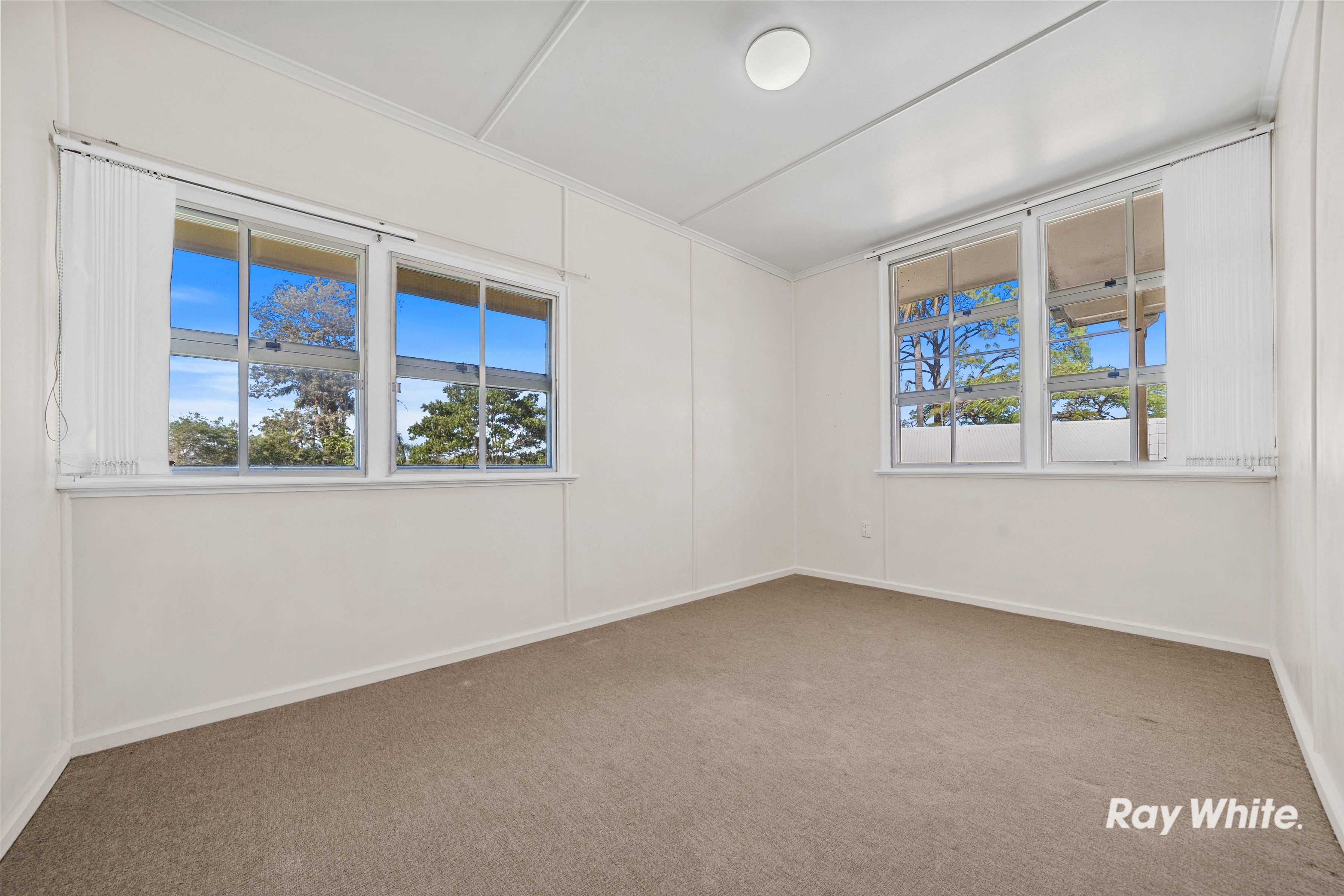 42 Kent Street — photo 17 of 24