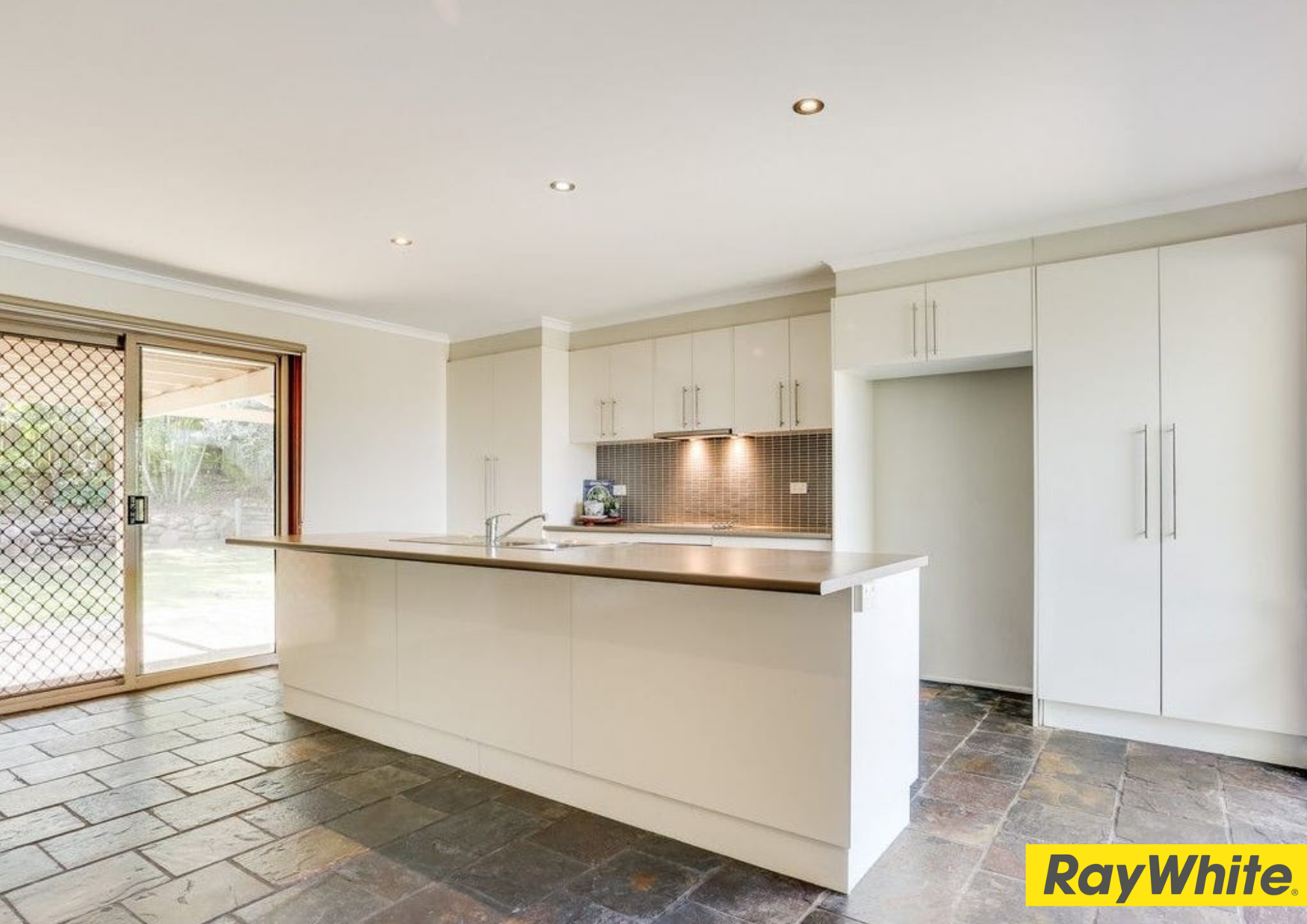 33 Hinchcliffe Street, Tanah Merah, QLD 4128