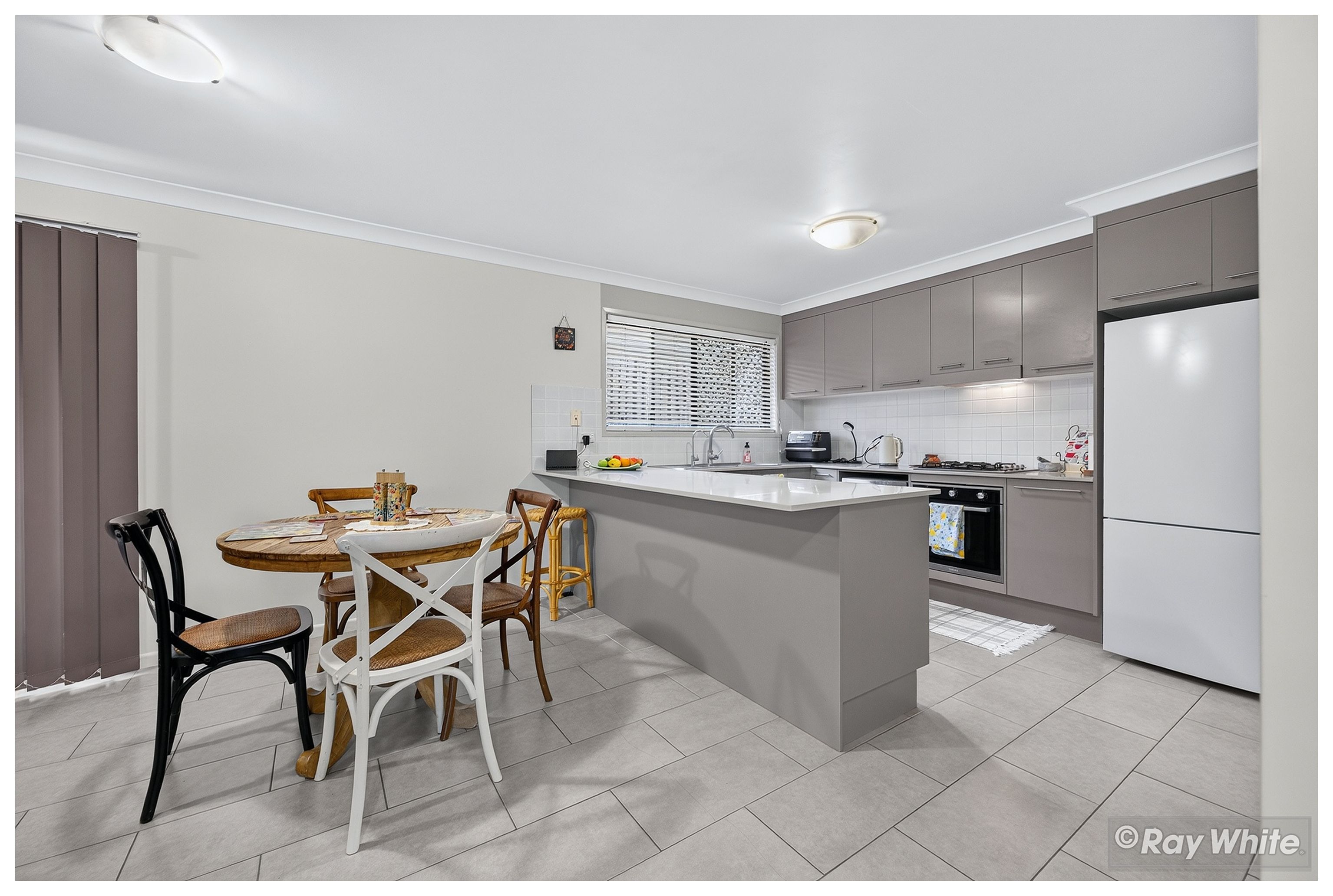3/16 Thurston Street — photo 4 of 30