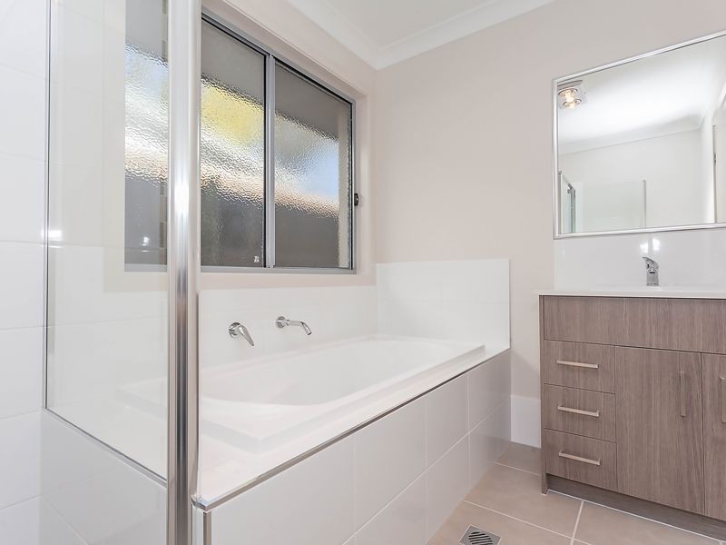 18 The Avenue, Heathwood, QLD 4110