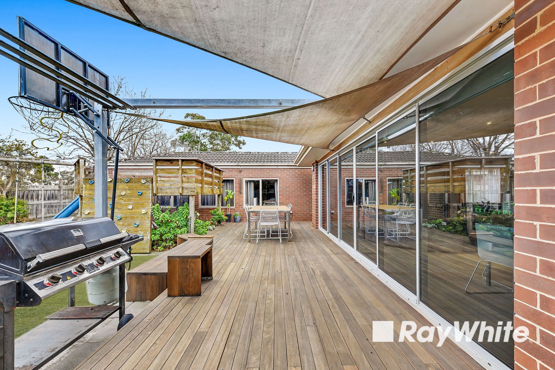 40 Ingrid Street — photo 13 of 17