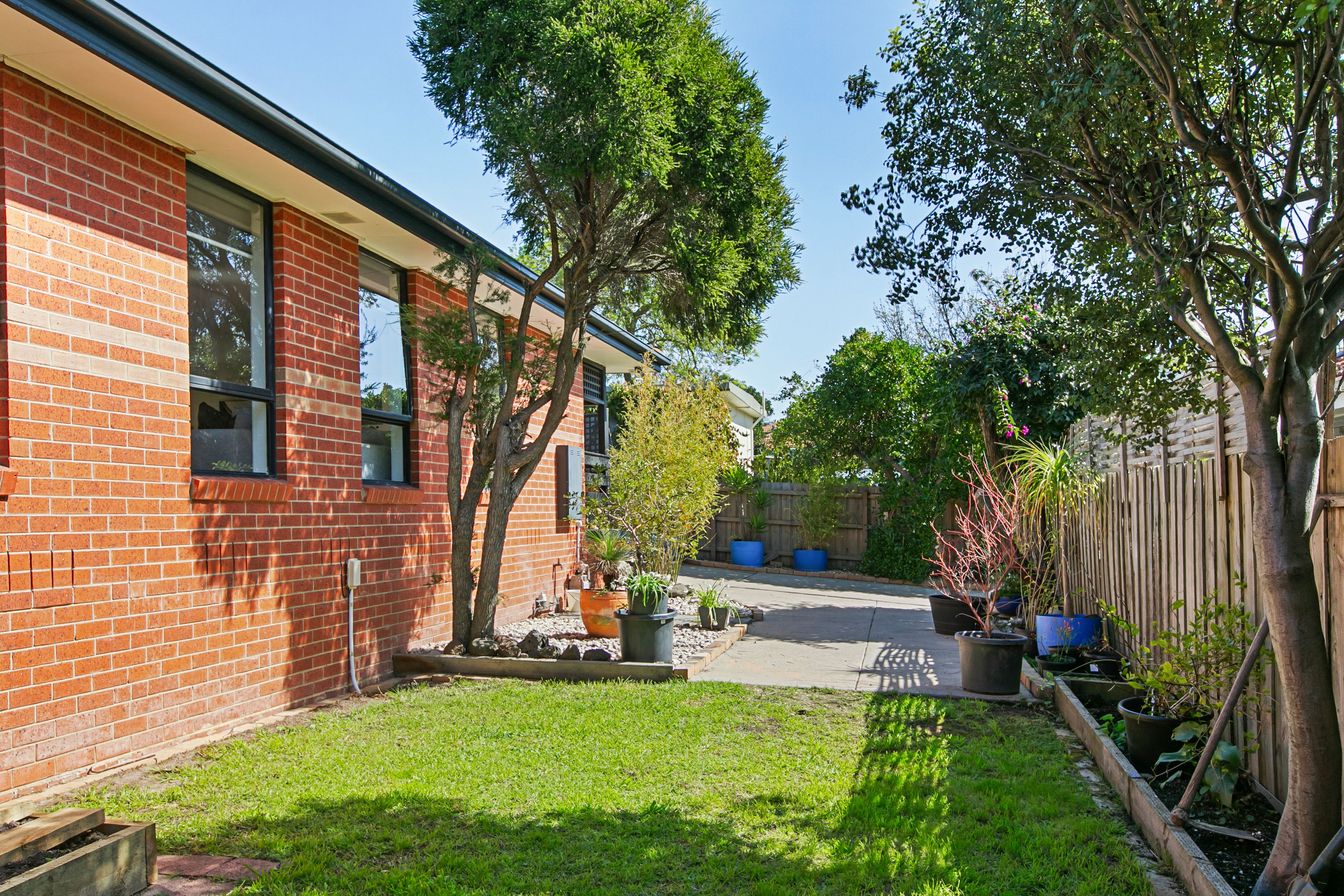 2/33 Mccomas Street — photo 15 of 18