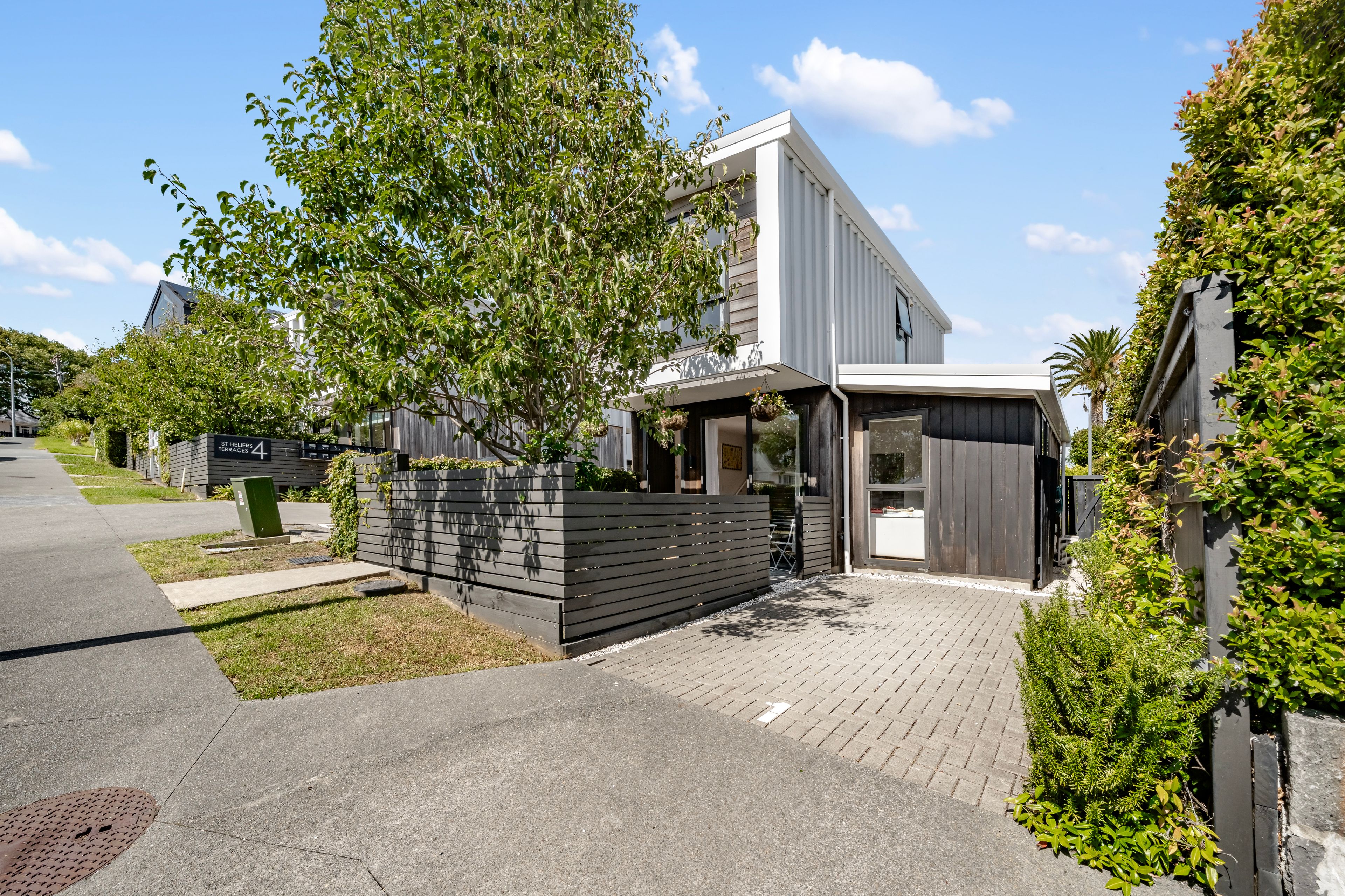 1/4 Glen Atkinson Street, St Heliers