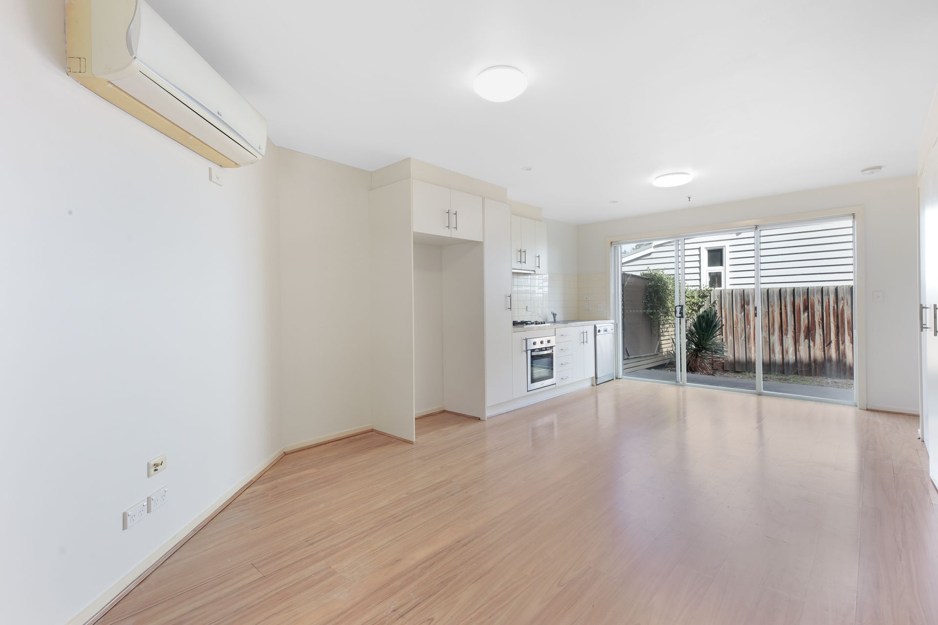 2/23 Pickett Street, Footscray, VIC 3011