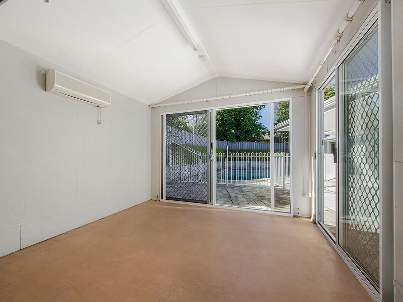24 Collingwood Avenue — photo 15 of 15