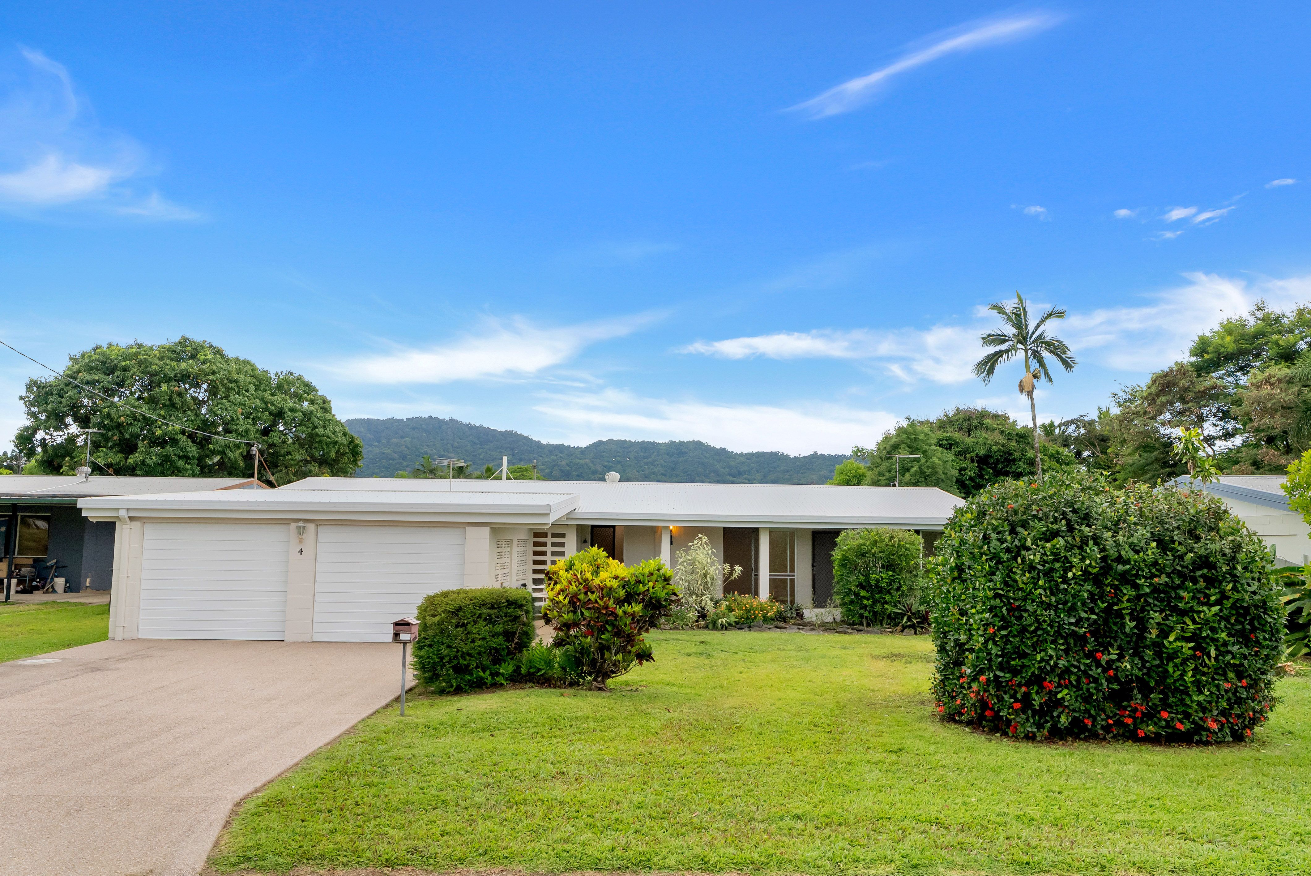 4 Satinay Close, Manoora, QLD 4870