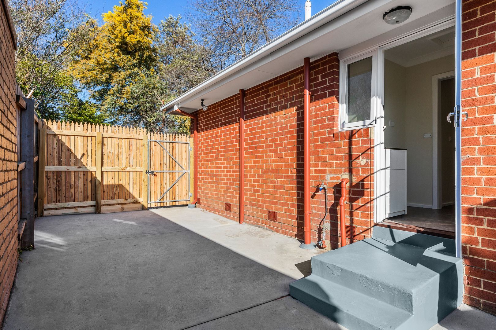 1/1 Howard Street — photo 6 of 6
