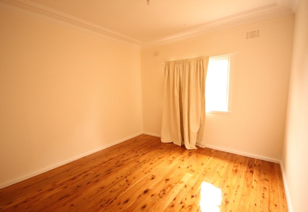 37 Canterbury Road, Glenfield, NSW 2167