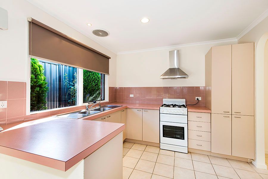20 Peyton Drive, Mill Park, VIC 3082