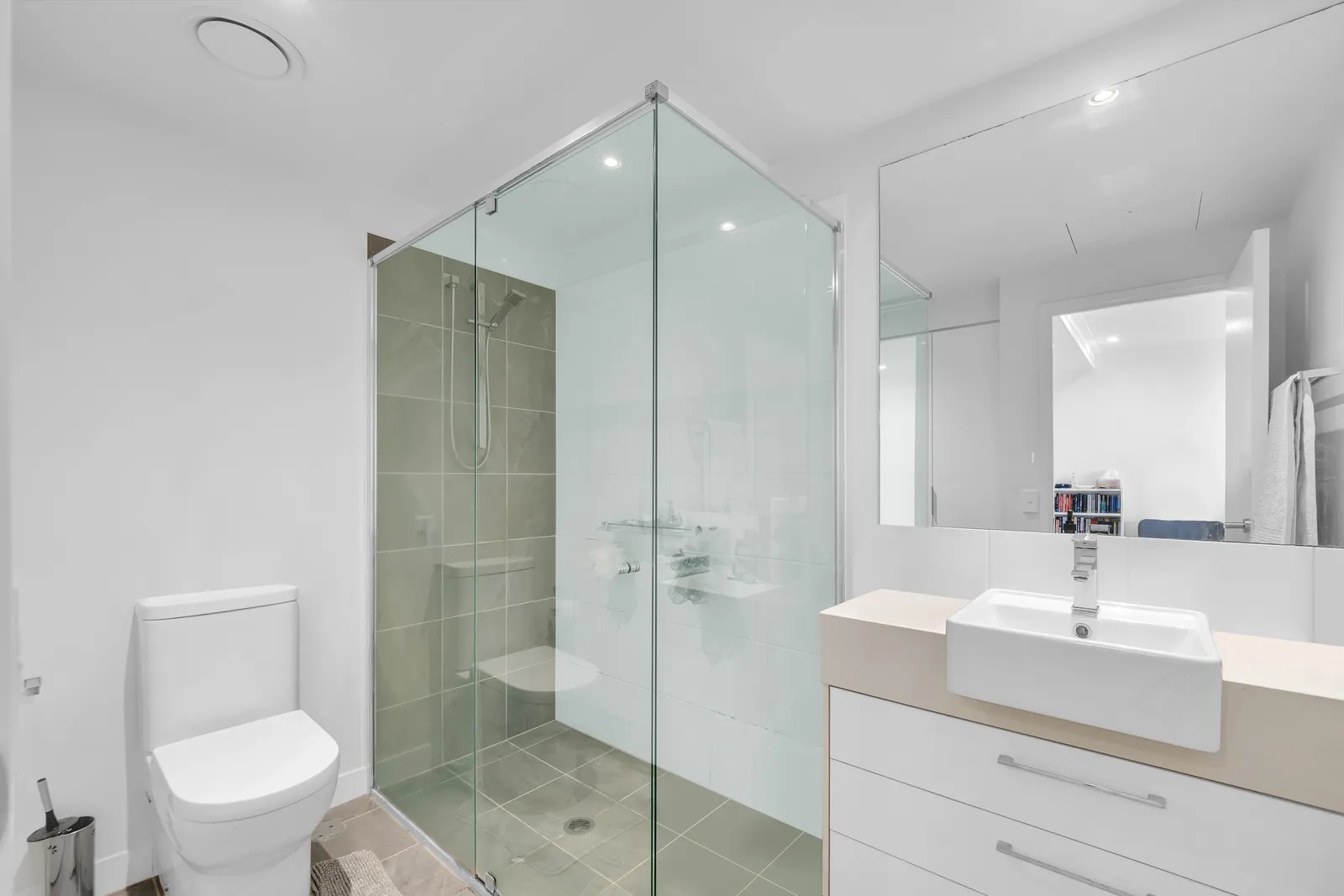 1201/8 Lochaber Street, Dutton Park