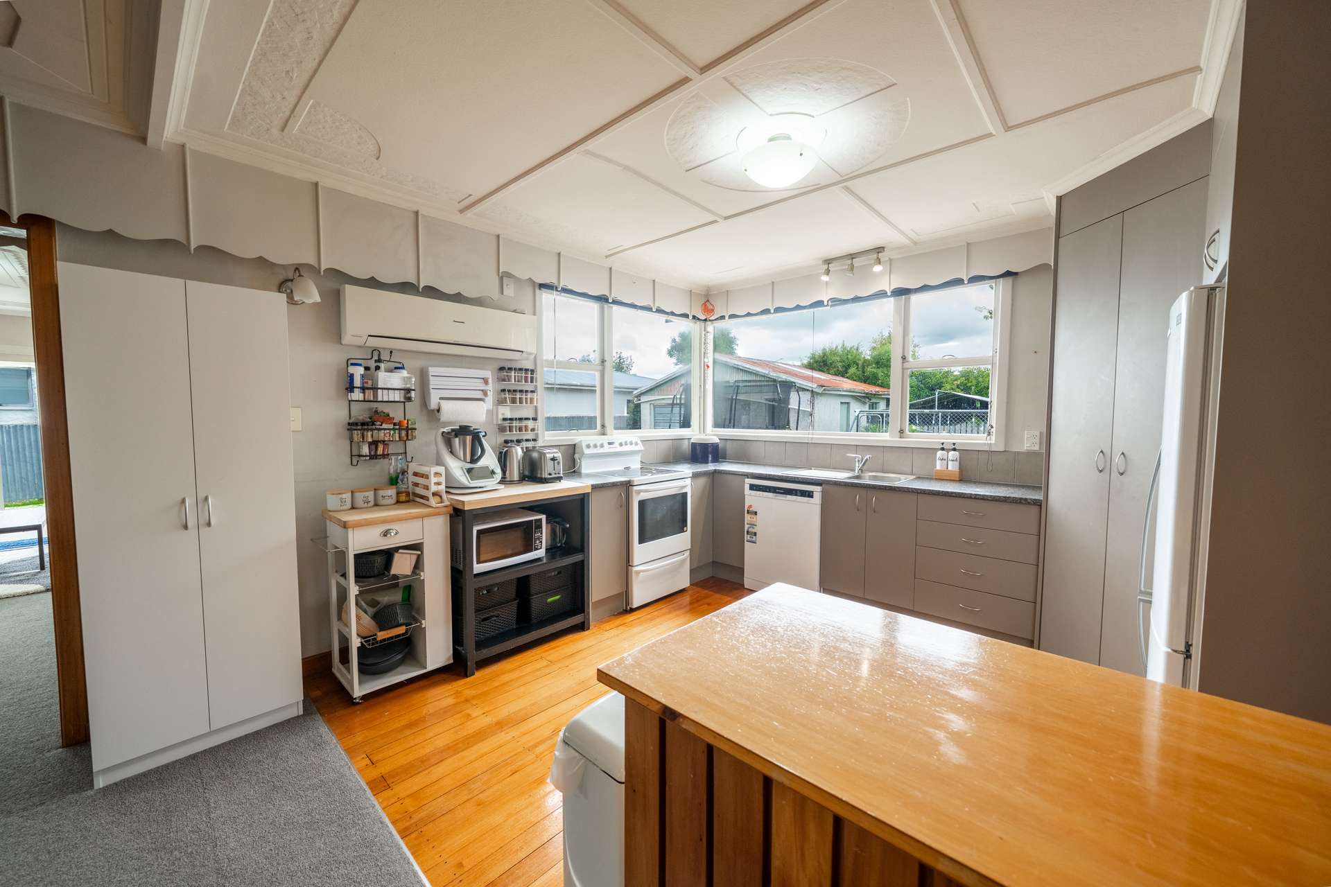 62 Anglem Street photo 4