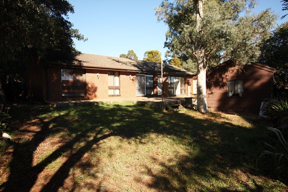 5 Menus Place, Rosemeadow, NSW 2560