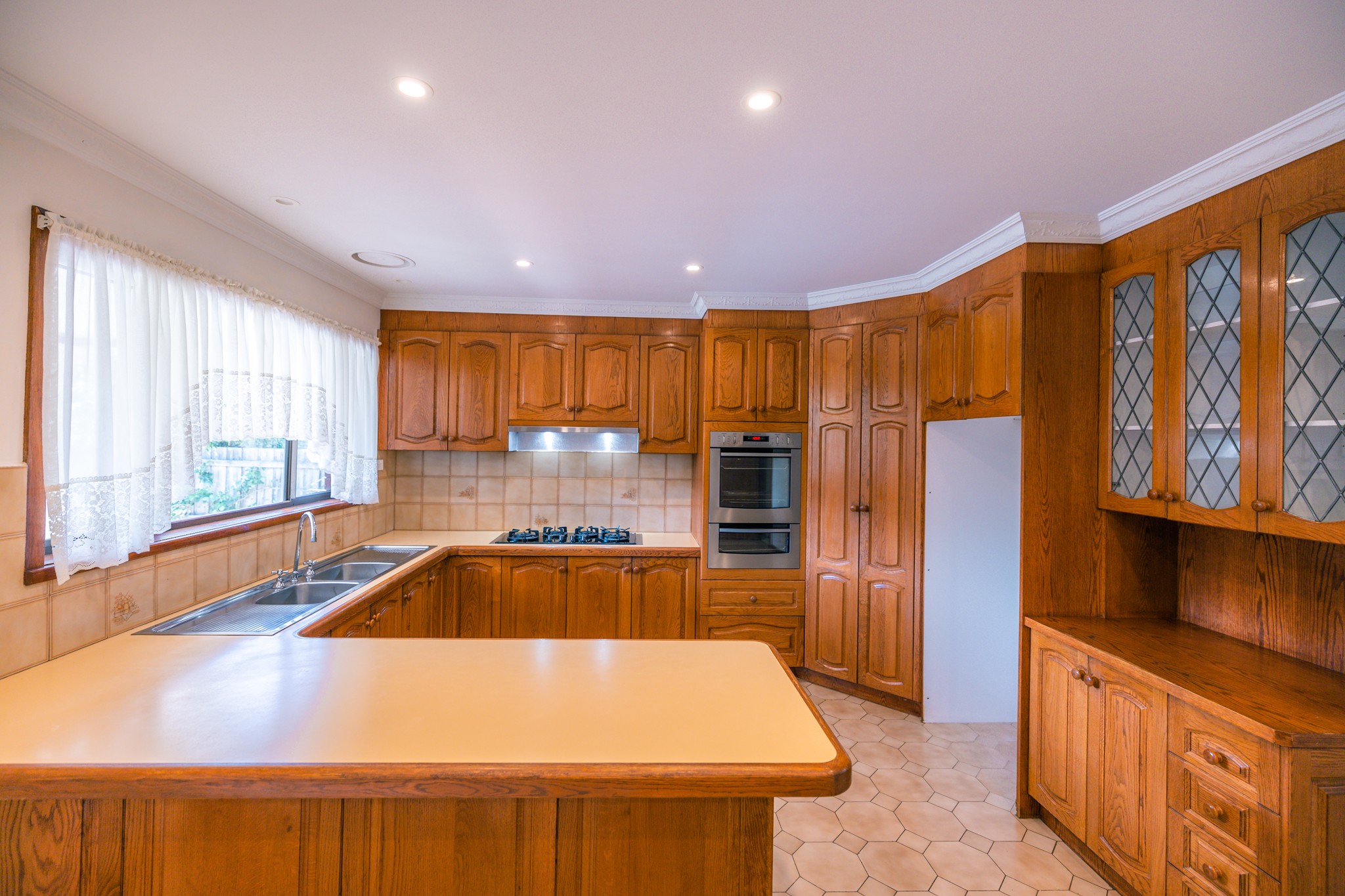 45 Euston Road, Hughesdale, VIC 3166