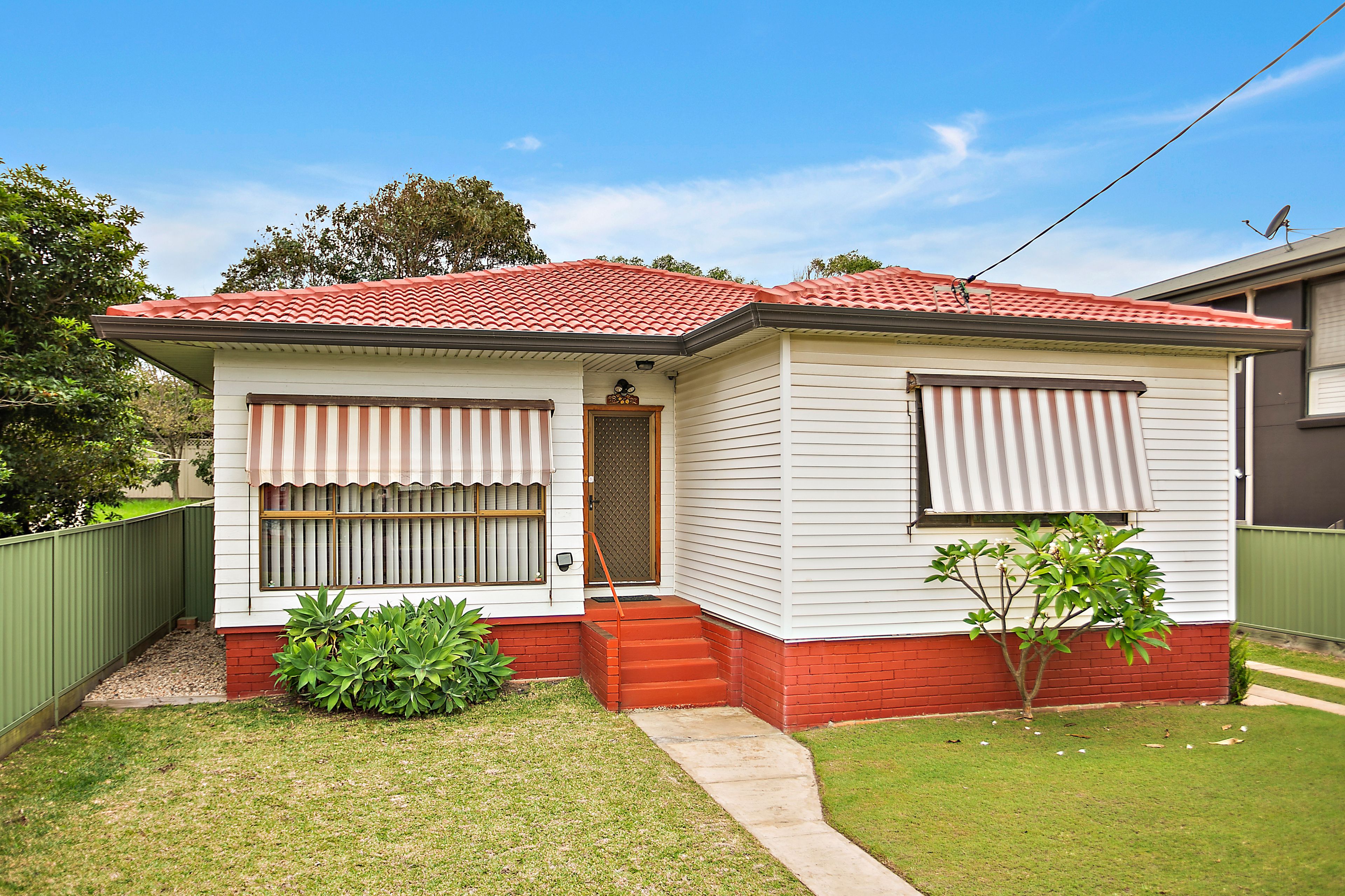 125 Osborne Parade, Warilla, NSW 2528