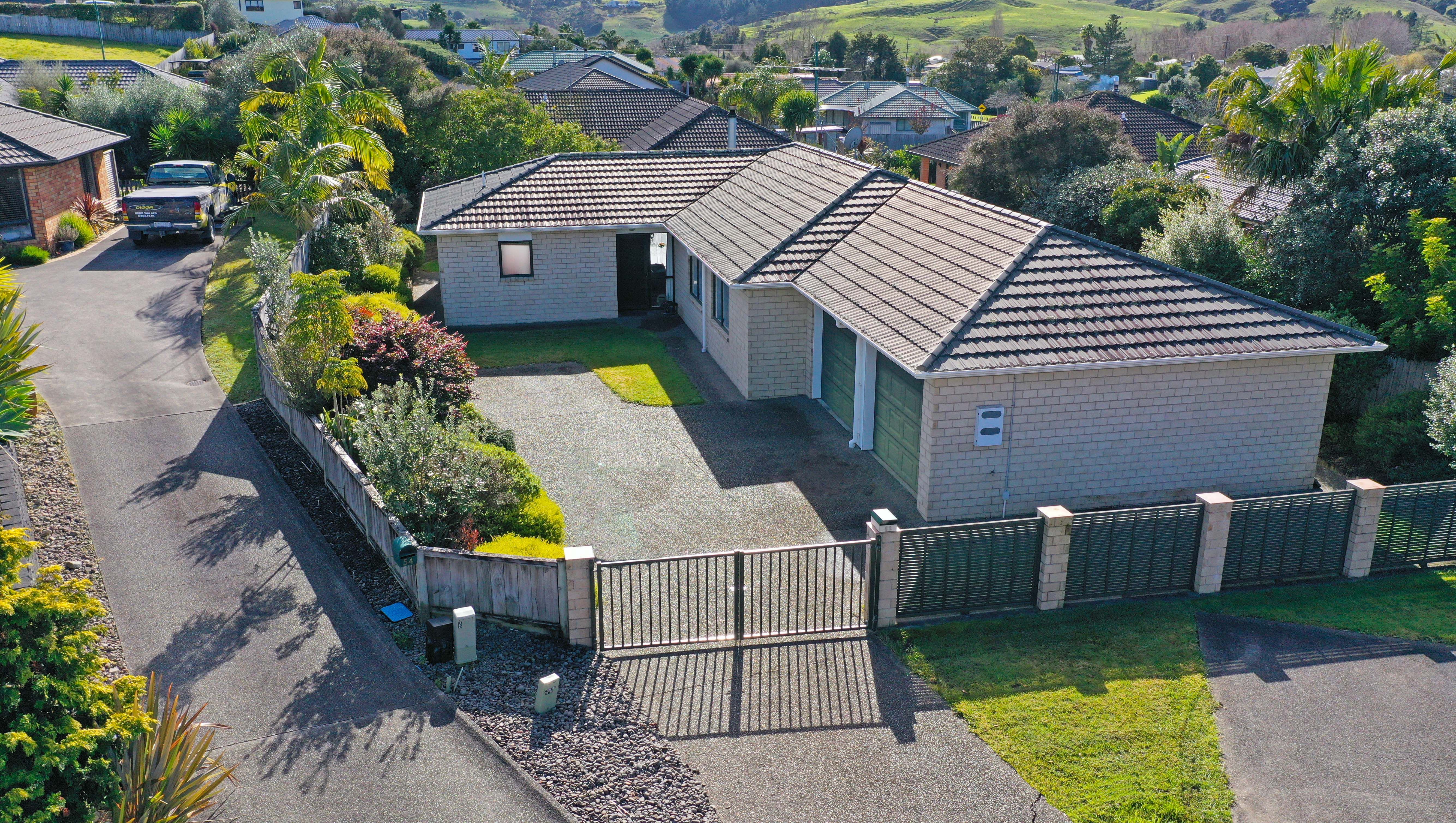 52 Cabeleigh Drive, Helensville, Rodney