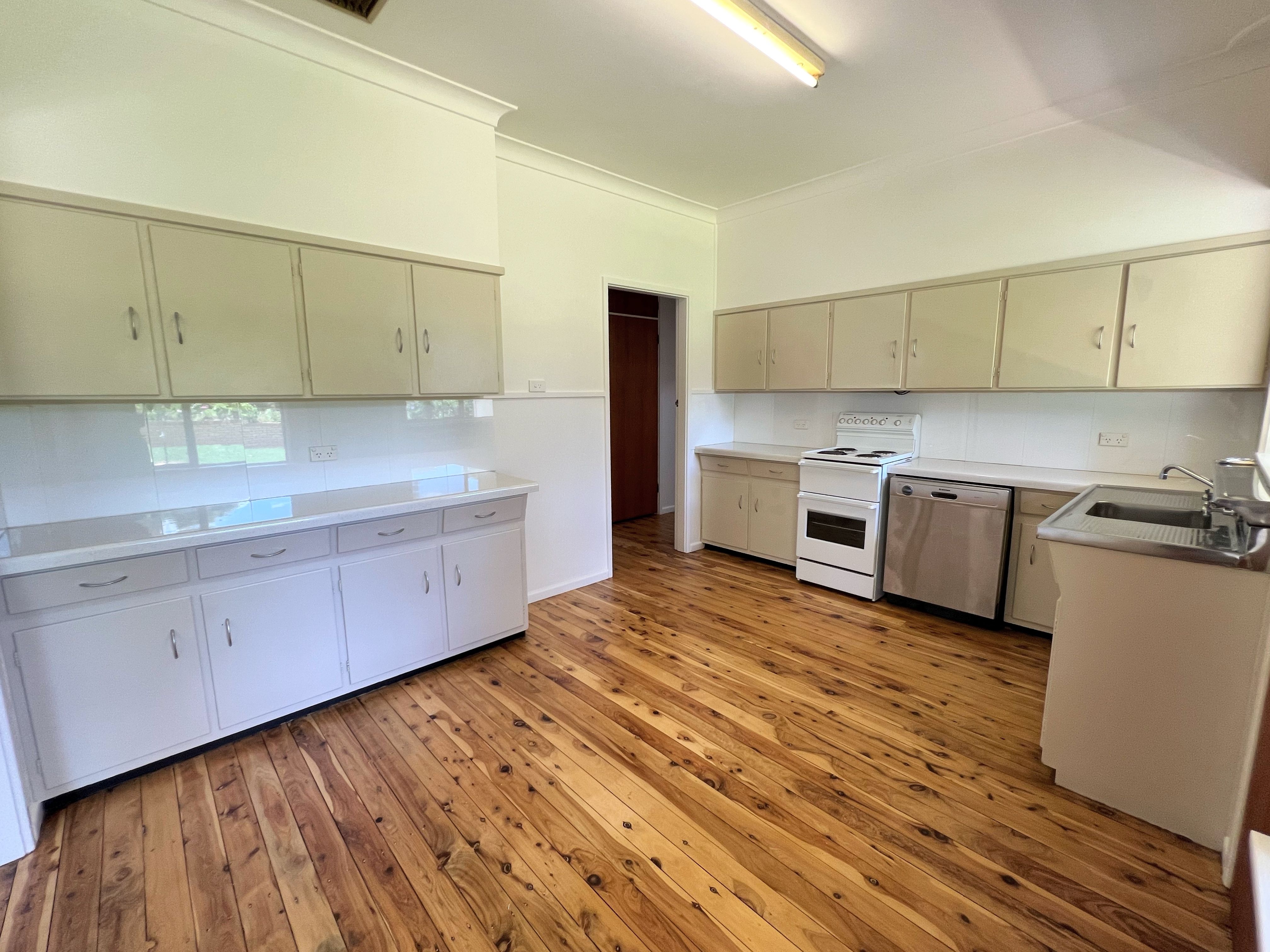 4 Albert Street, Parkes, NSW 2870