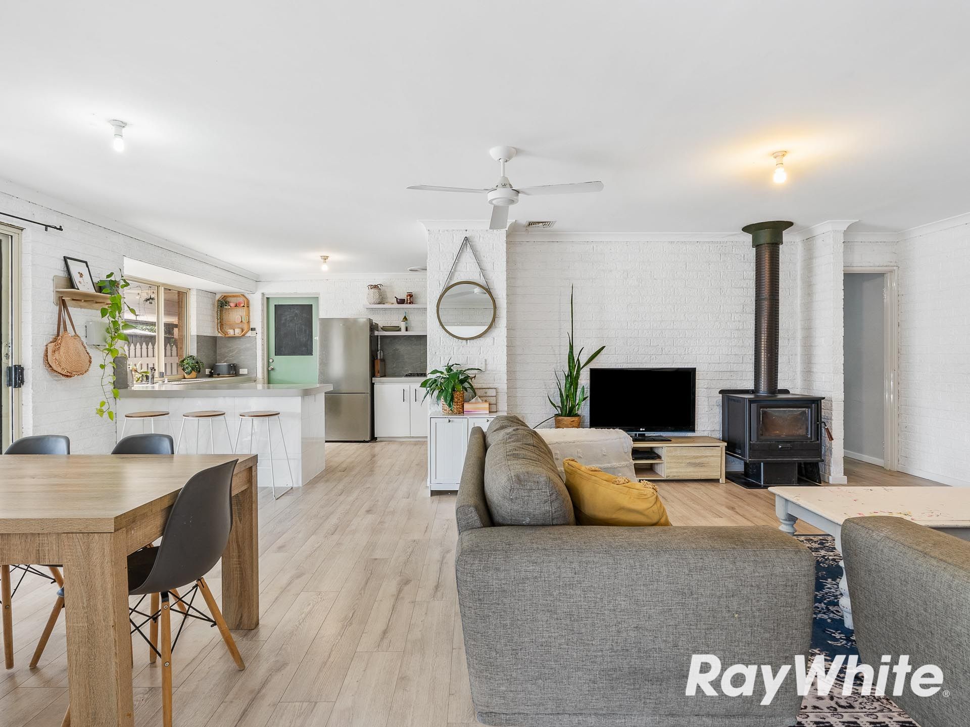 8 Abbotswood Parkway, Erskine, WA 6210