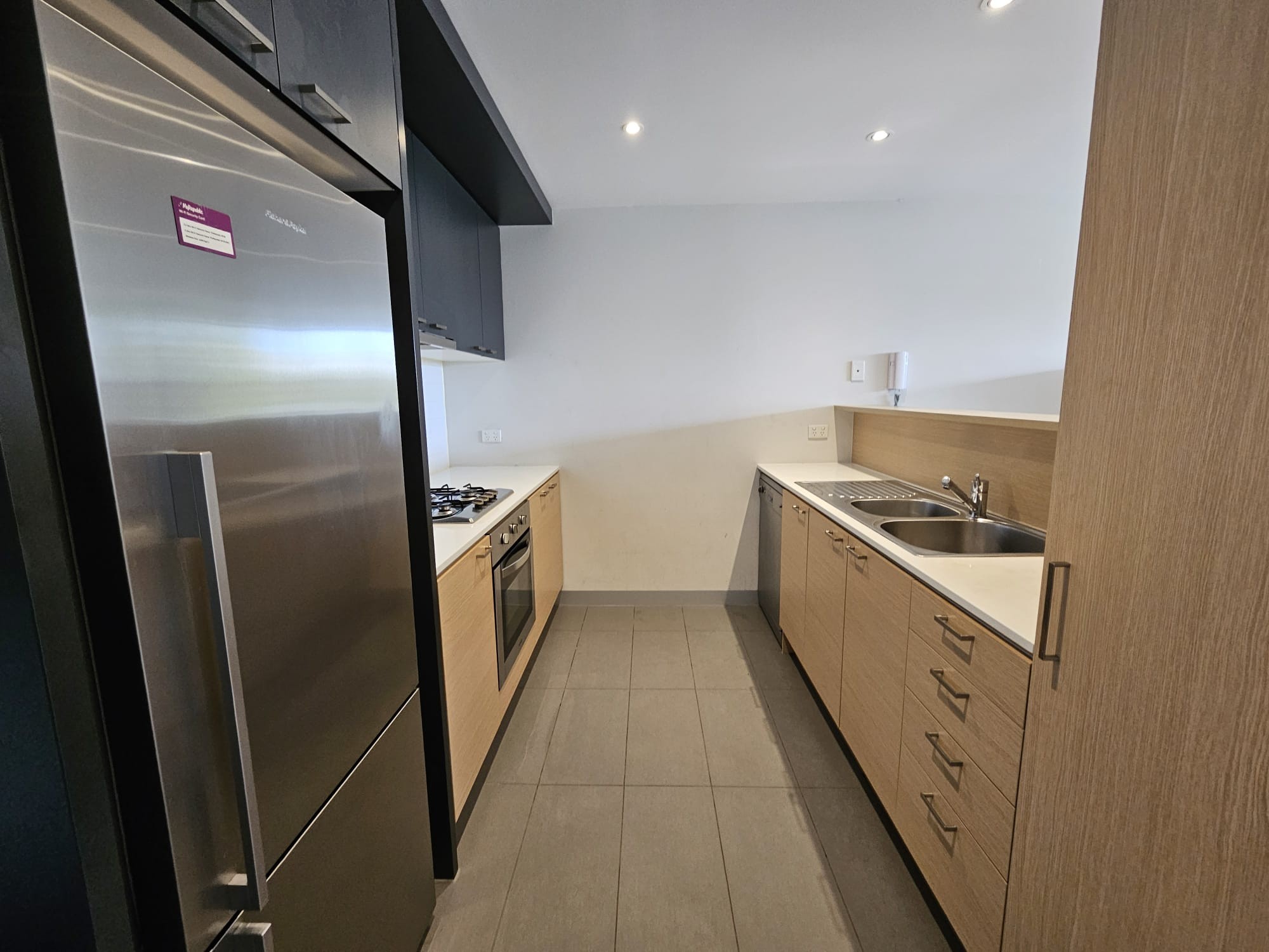 105/175 Kangaroo Road, Hughesdale, VIC 3166