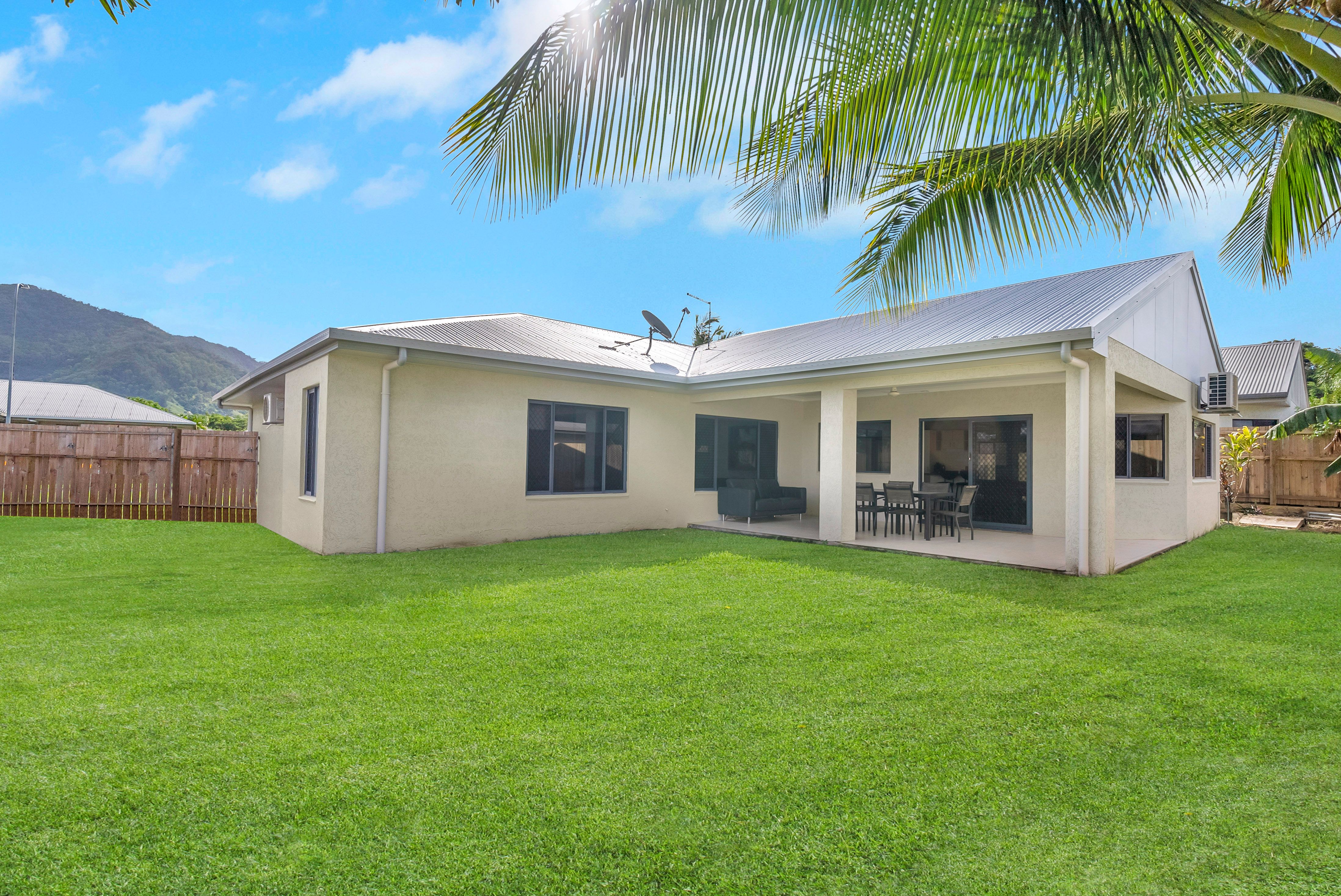 4 Guiness Close, White Rock, QLD 4868