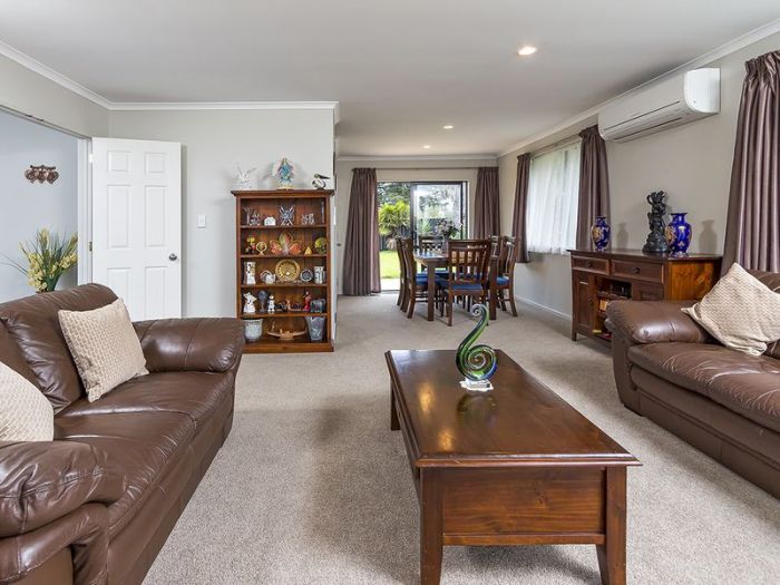 8 Magee Place, Dannemora, Manukau City
