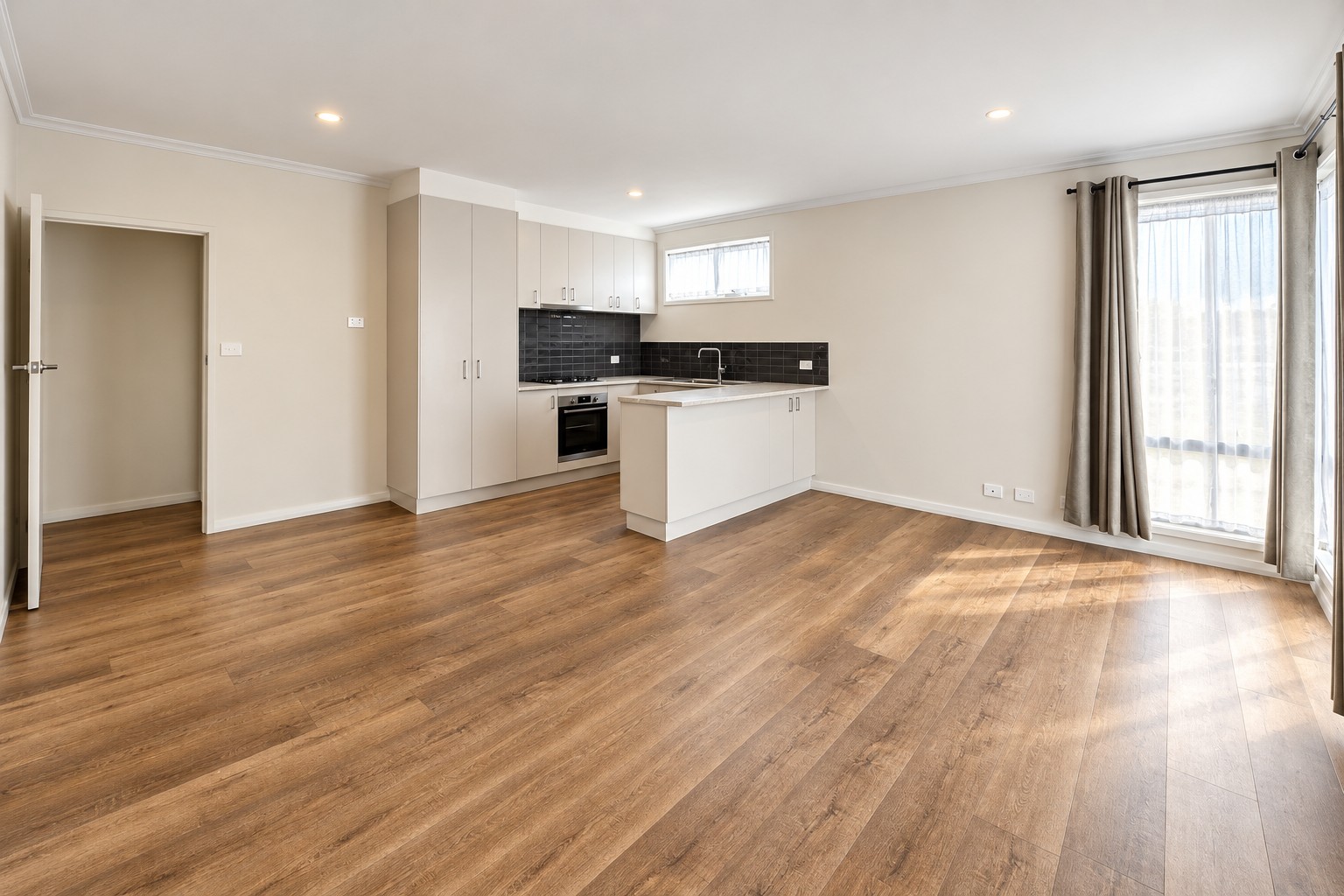 1/228 Roslyn Road, Highton, VIC 3216