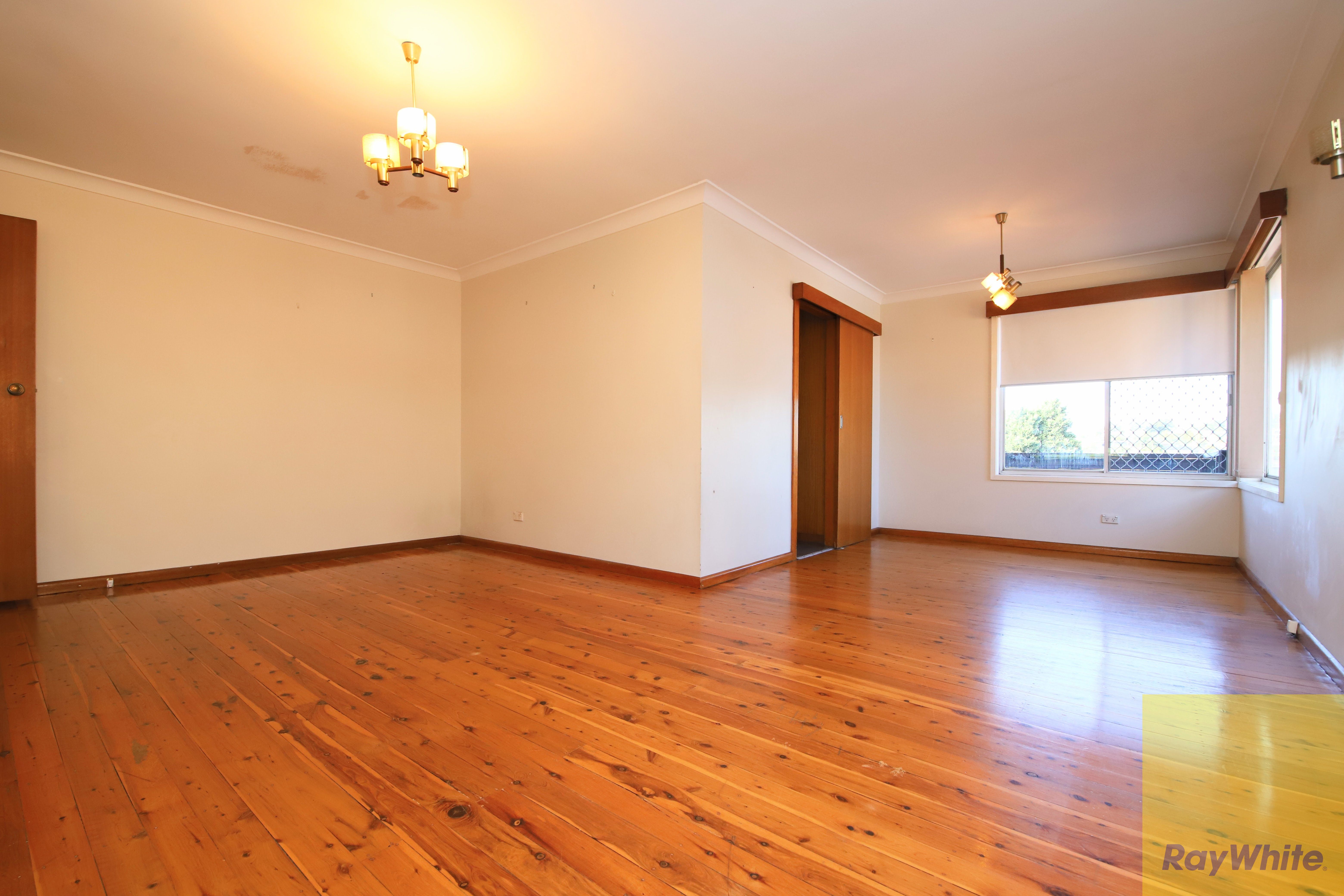 39 Saric Avenue, Georges Hall, NSW 2198