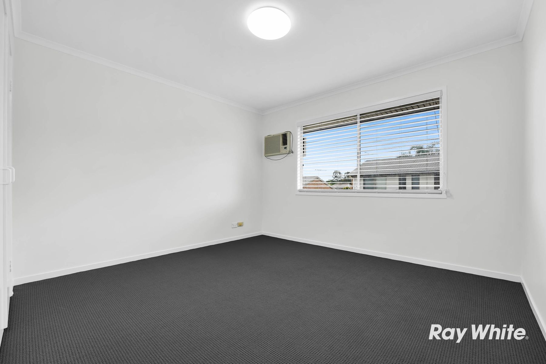 2/100 Smith Road — photo 7 of 18
