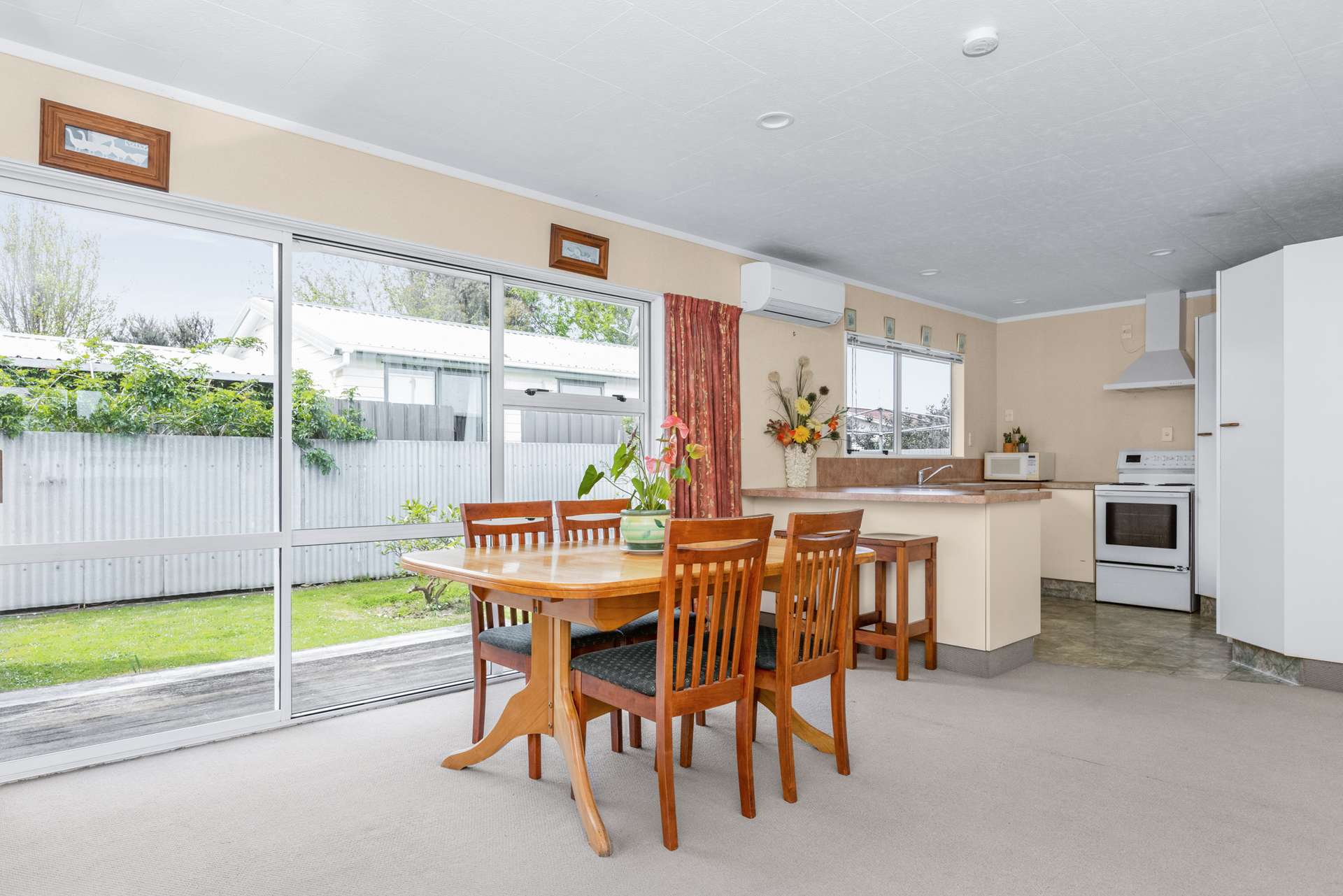 2/64 Riverbend Road photo 1