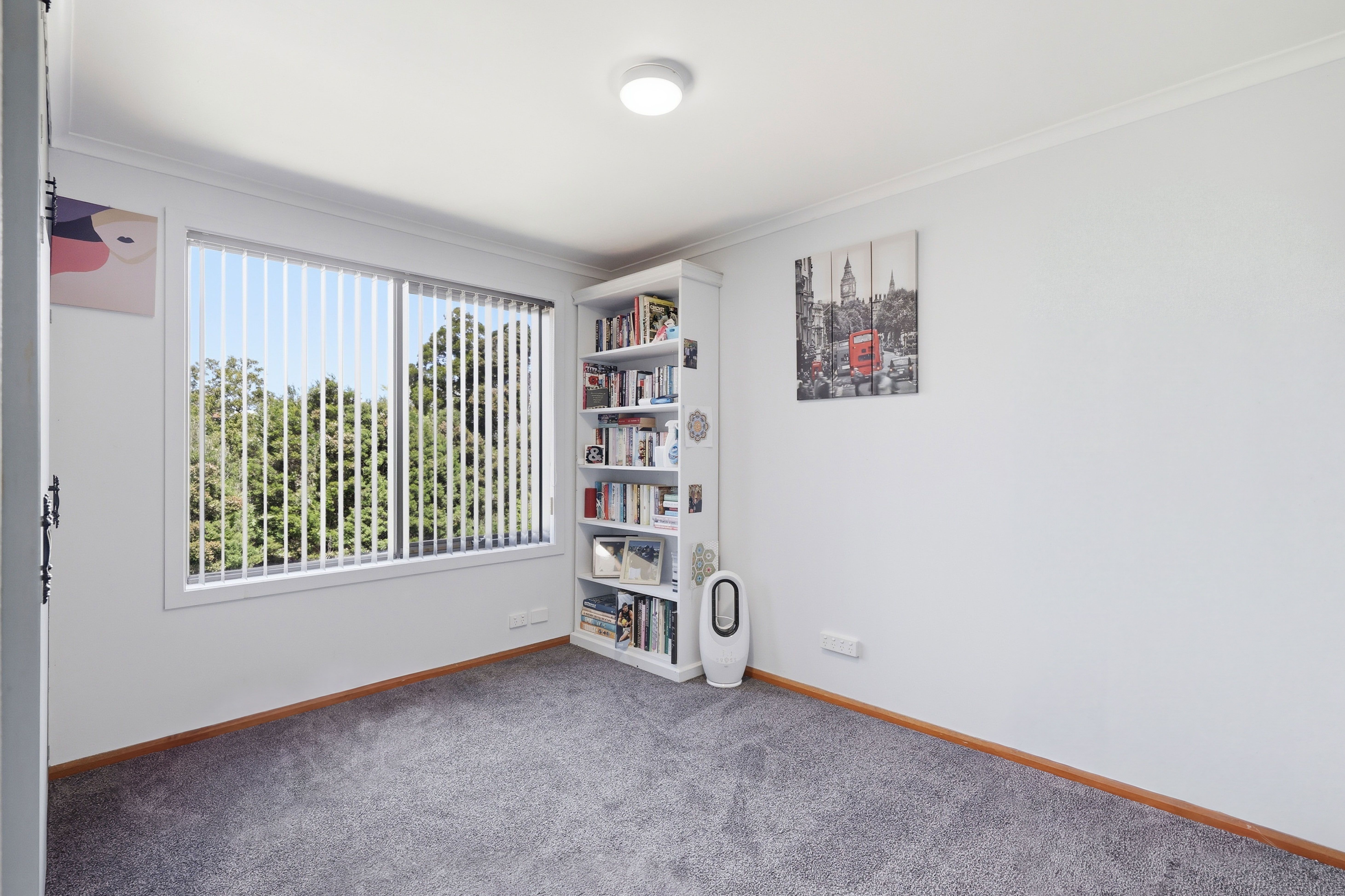 17 Wiena Crescent — photo 18 of 26