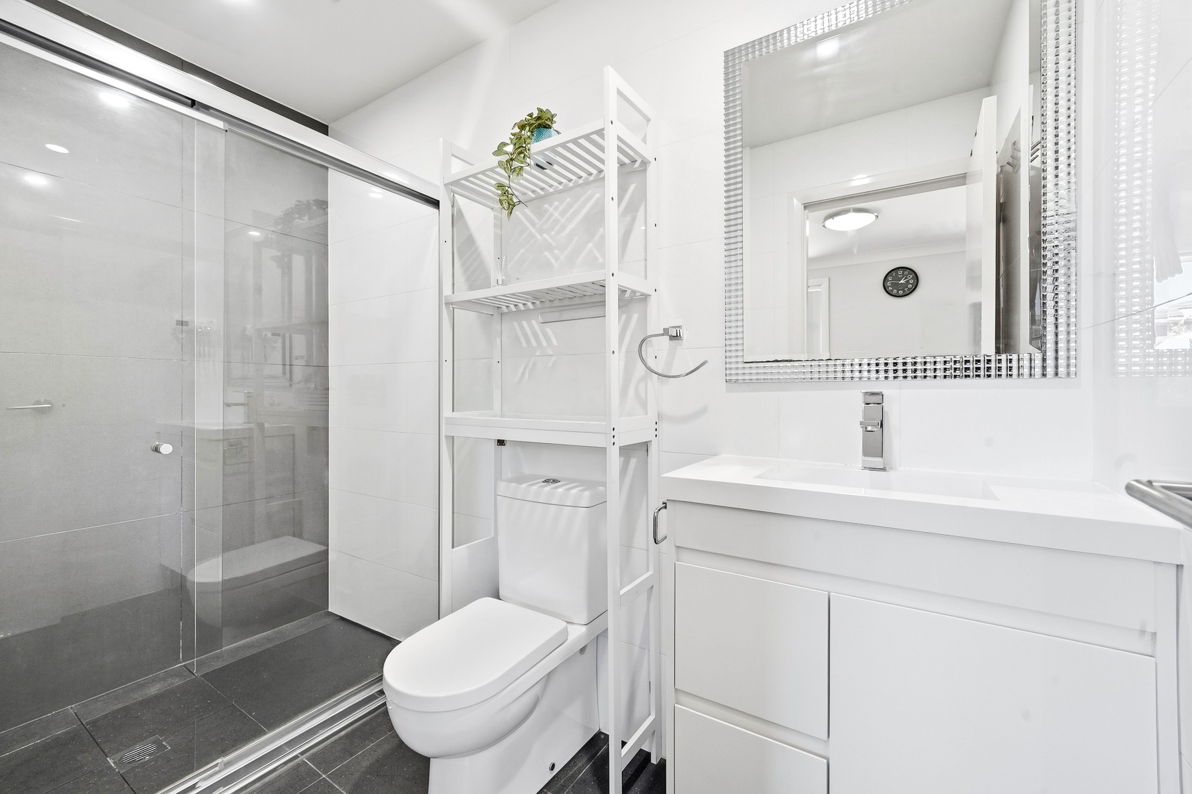 24A Adelaide Street — photo 9 of 17