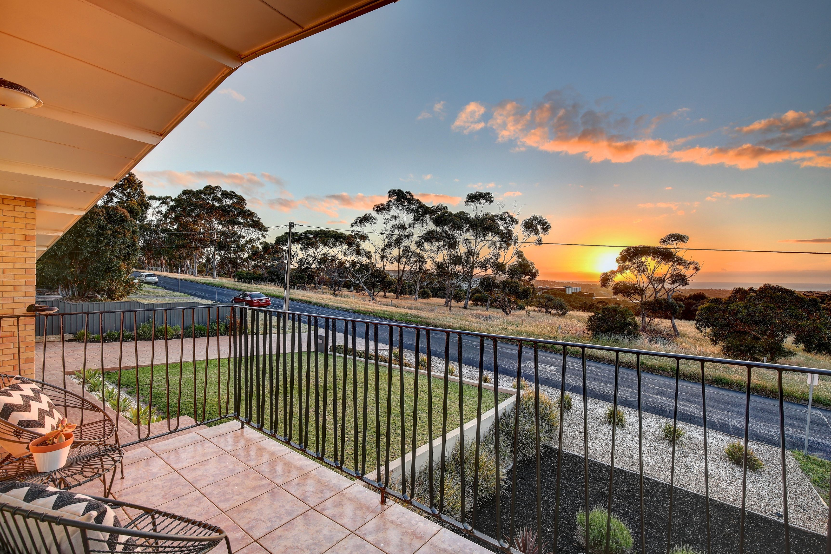 27 Bellevue Drive, Bellevue Heights, SA 5050