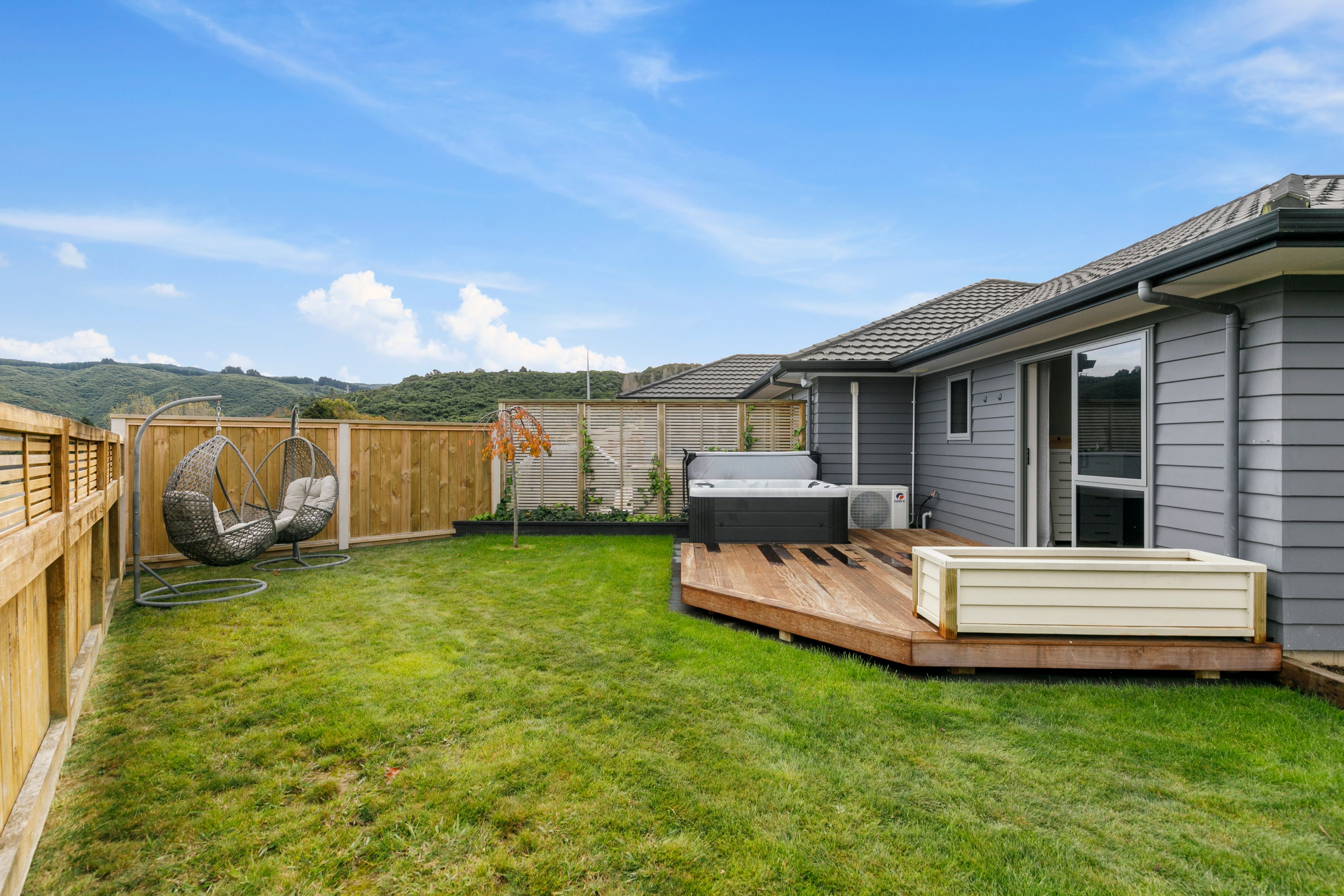 2 Diamond Grove, Brown Owl, Upper Hutt City