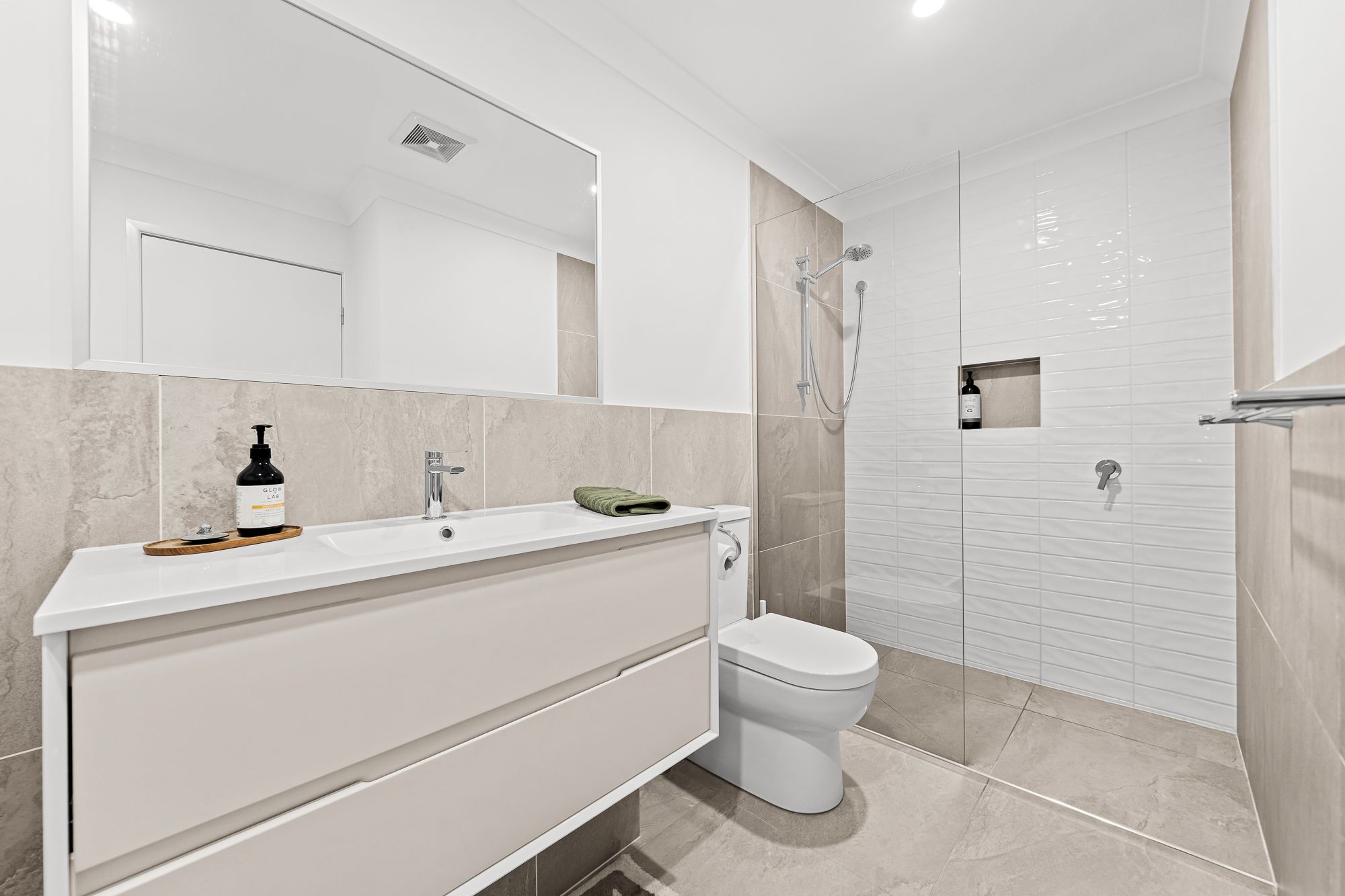 47/14 Cavill Place — photo 18 of 30