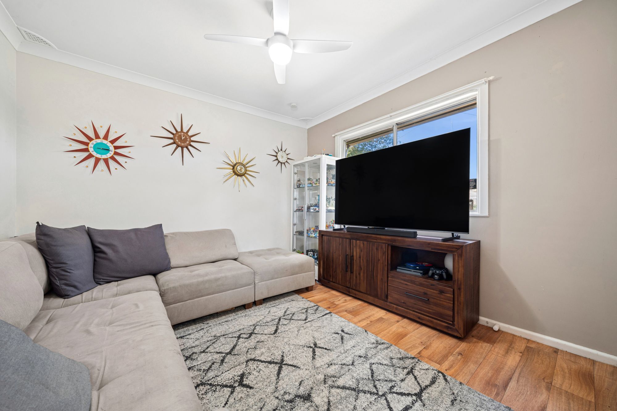 35 Watkin Avenue — photo 5 of 25