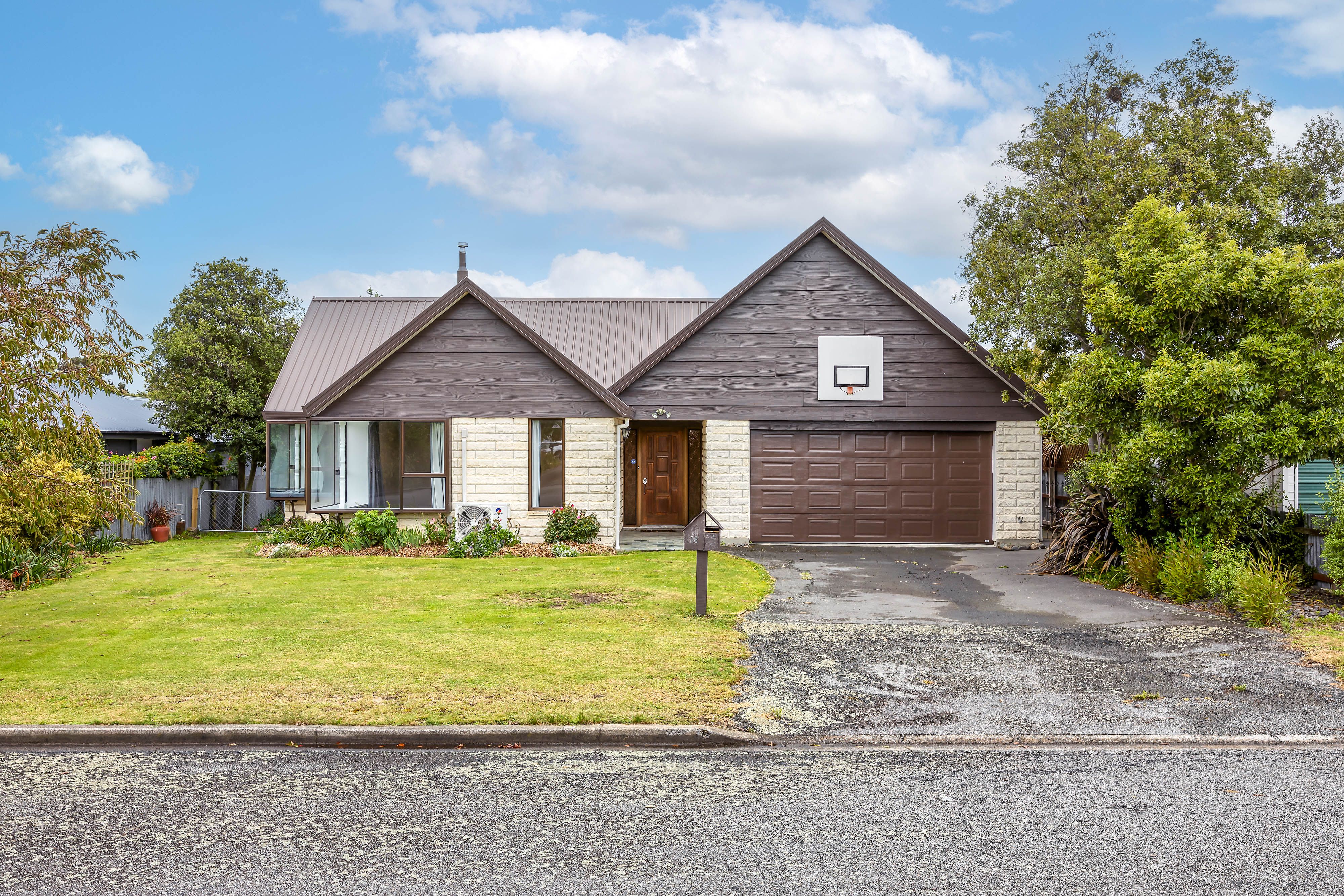 18 Bank Street, Amberley, Hurunui District