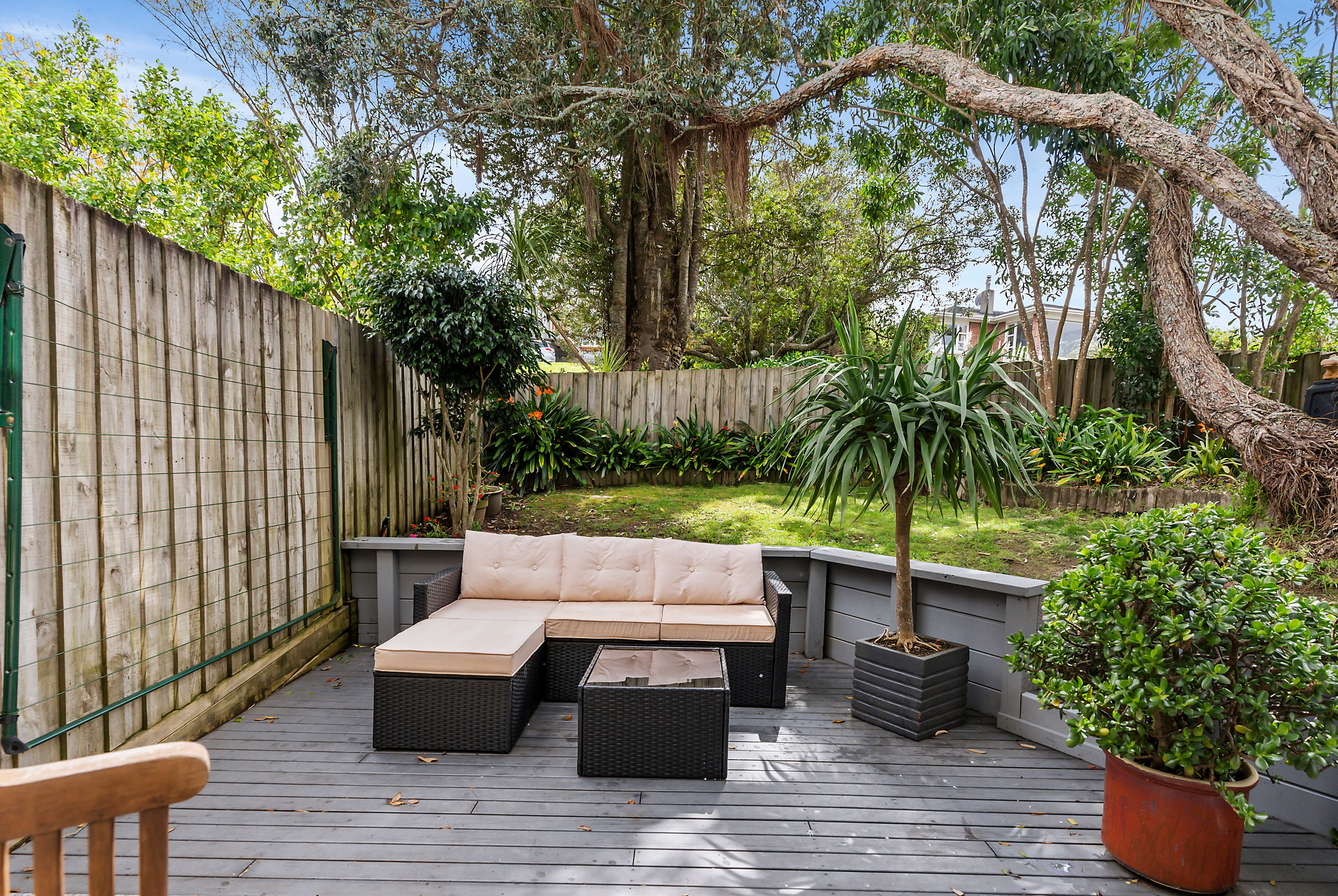 12/13 Kaihu Street, Northcote, North Shore City