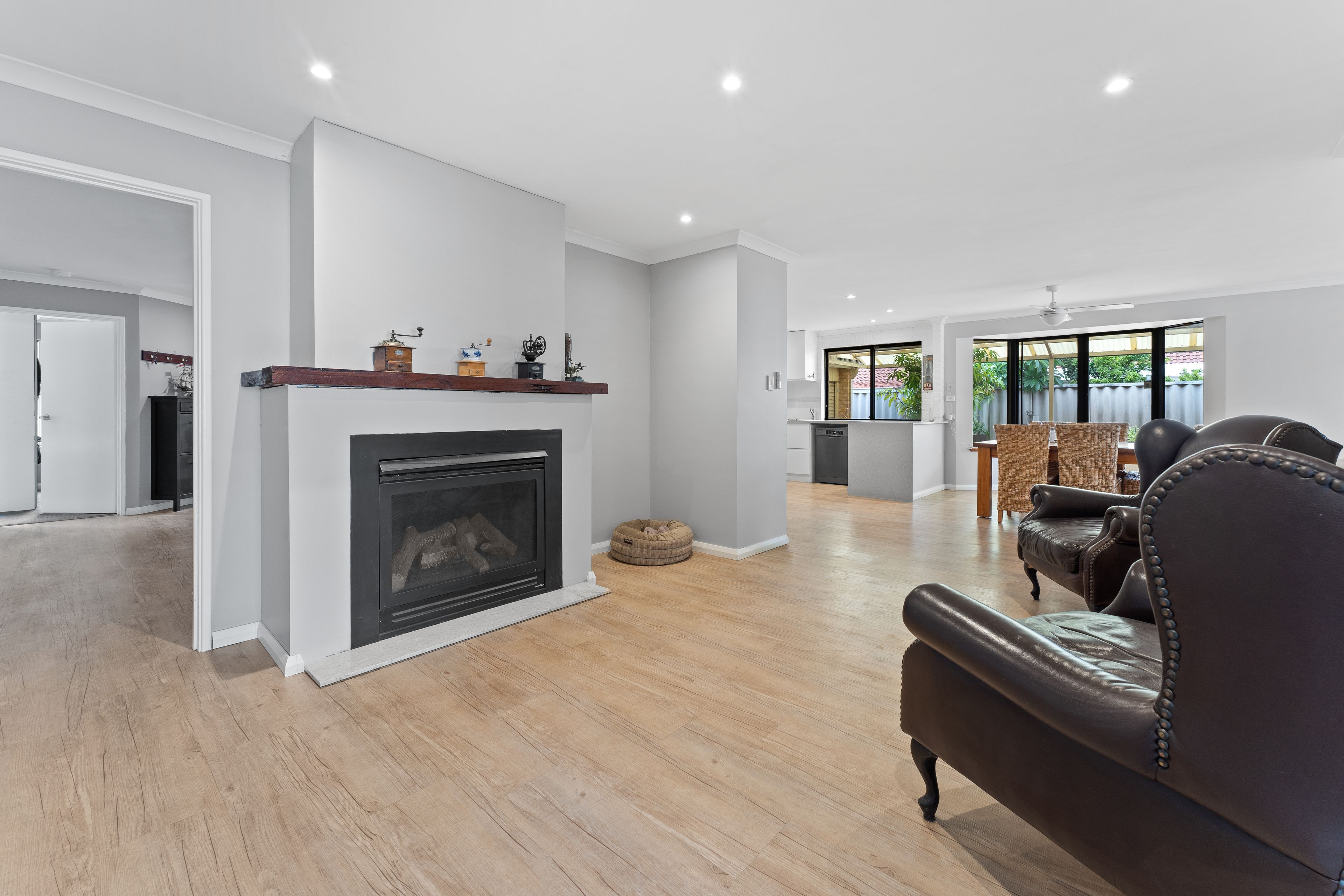 34 Montebourg Meander, Port Kennedy, WA 6172