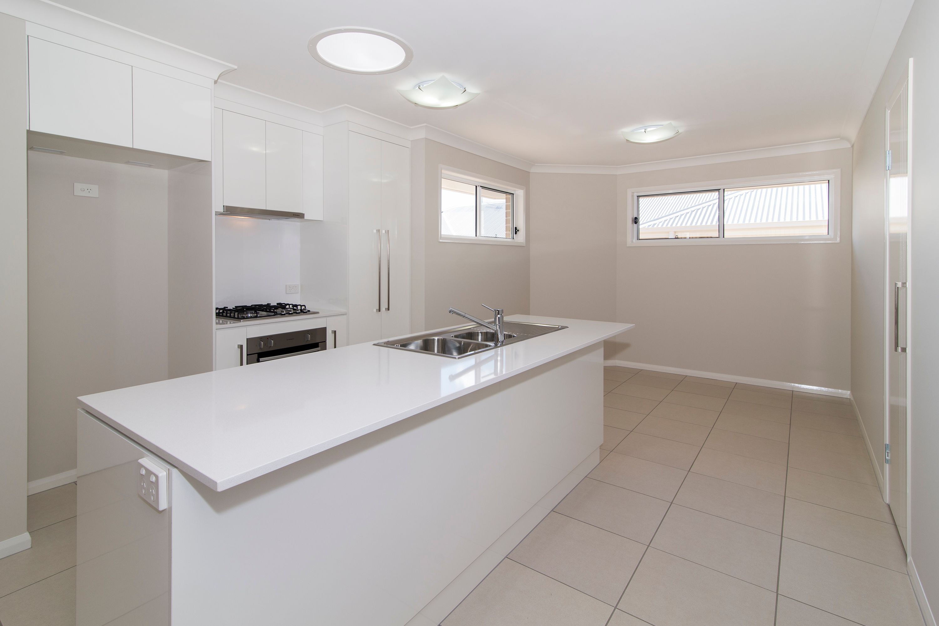 2/10 Furness Court, Kearneys Spring, QLD 4350