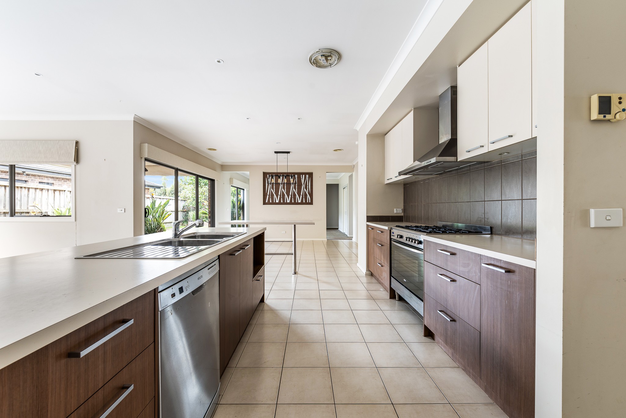 10 Black Caesar Drive, Cranbourne East, VIC 3977