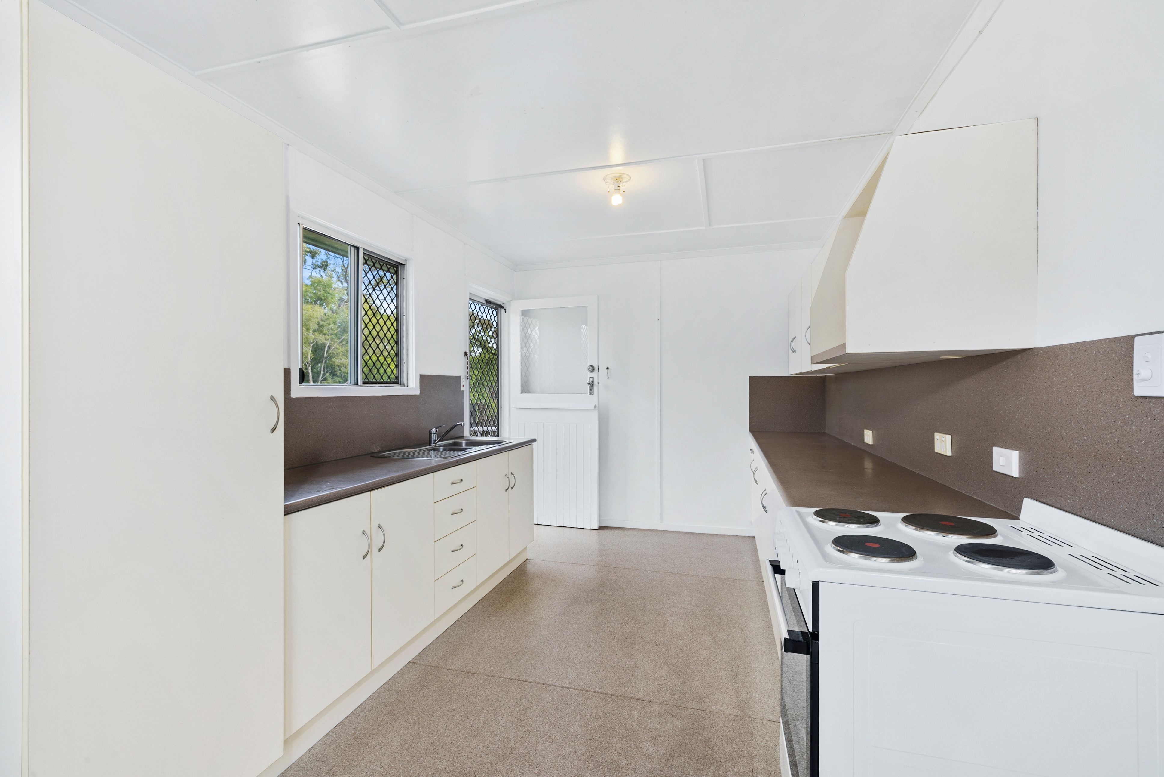 25 Coase Street, West Gladstone, QLD 4680