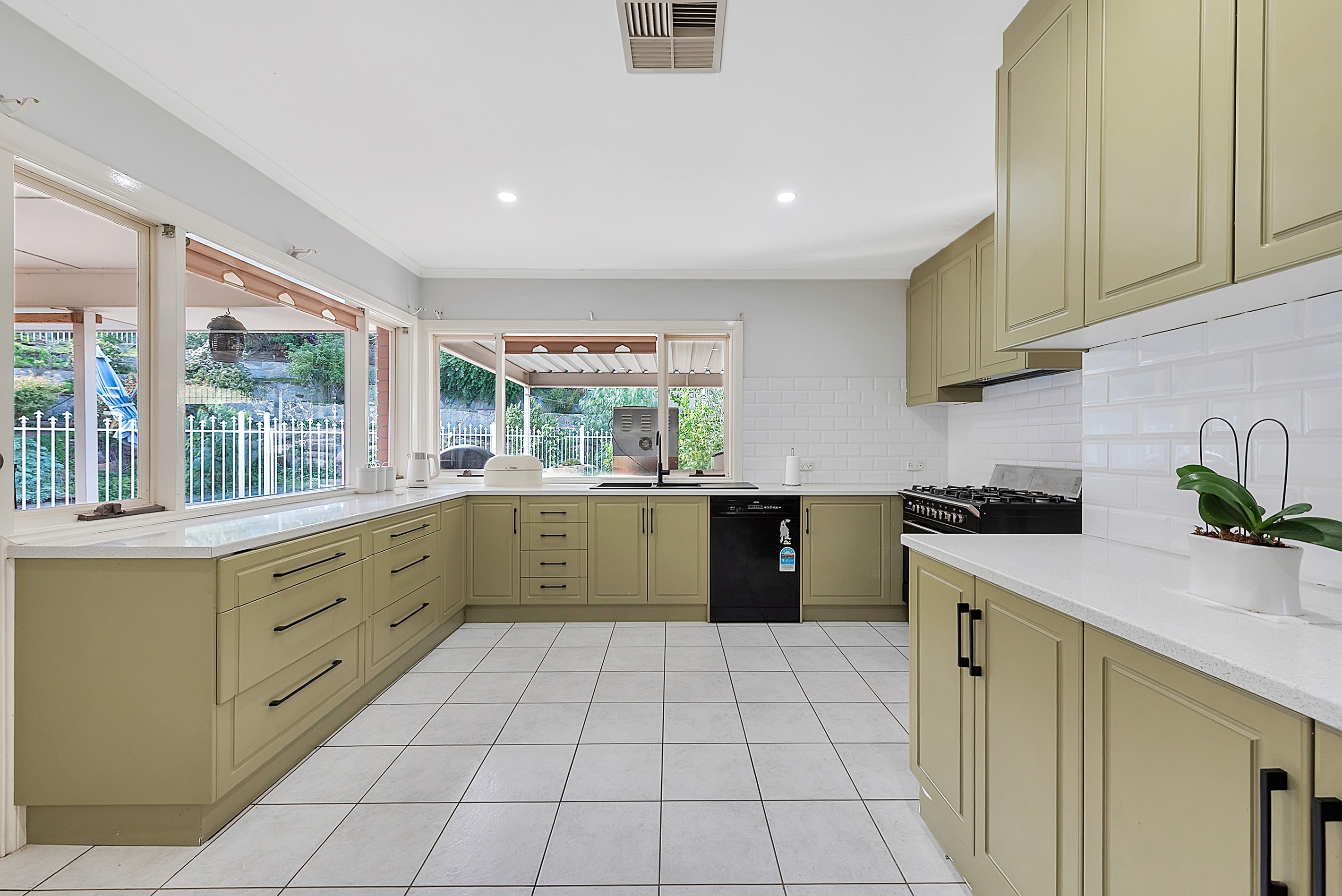 60B Coomurra Drive, Salisbury Heights, SA 5109