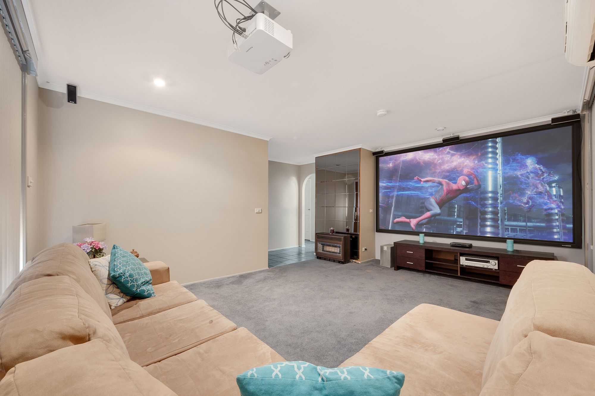10 Rushes Place, Minto, NSW 2566