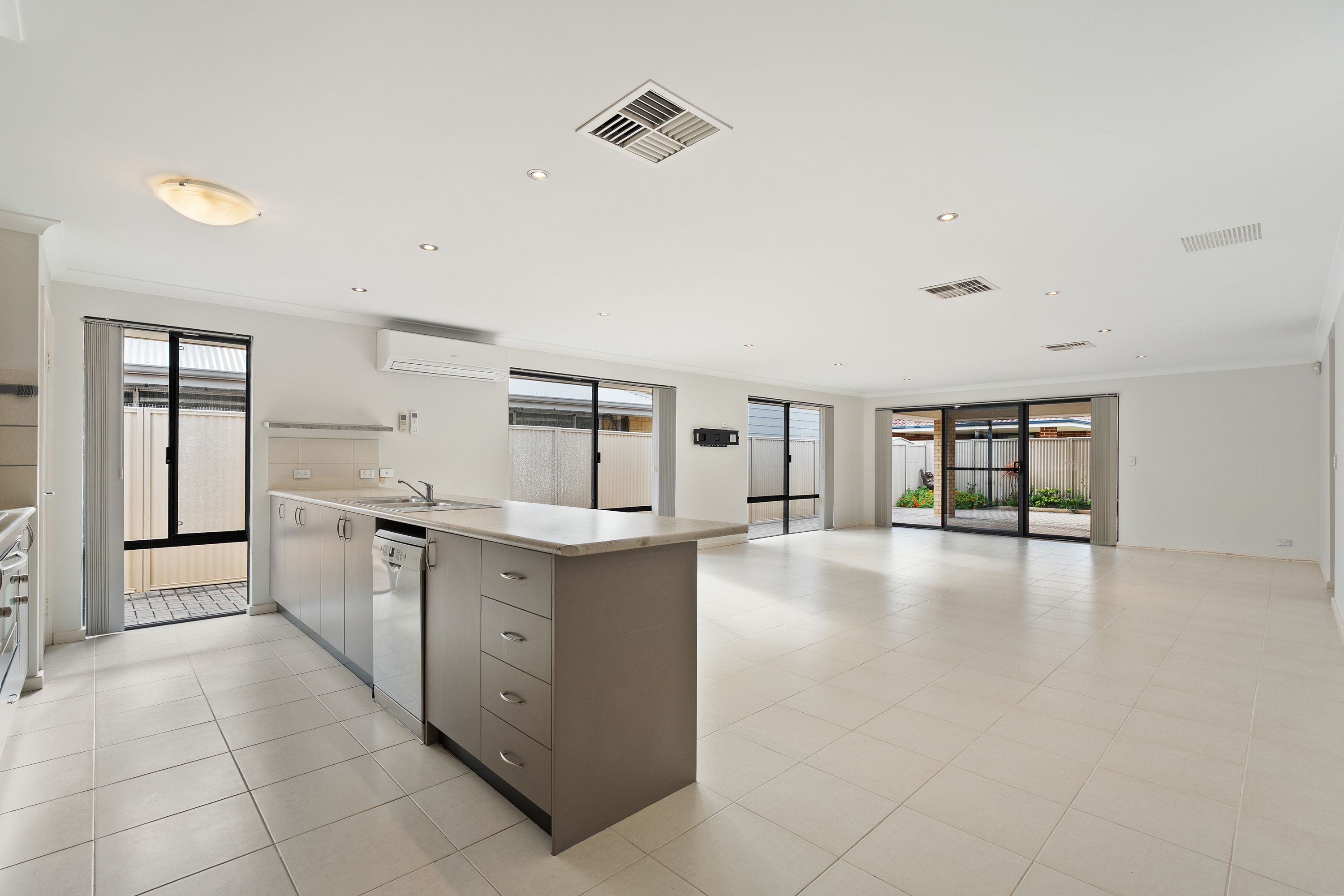 47 Sellafield Bend, Waikiki, WA 6169