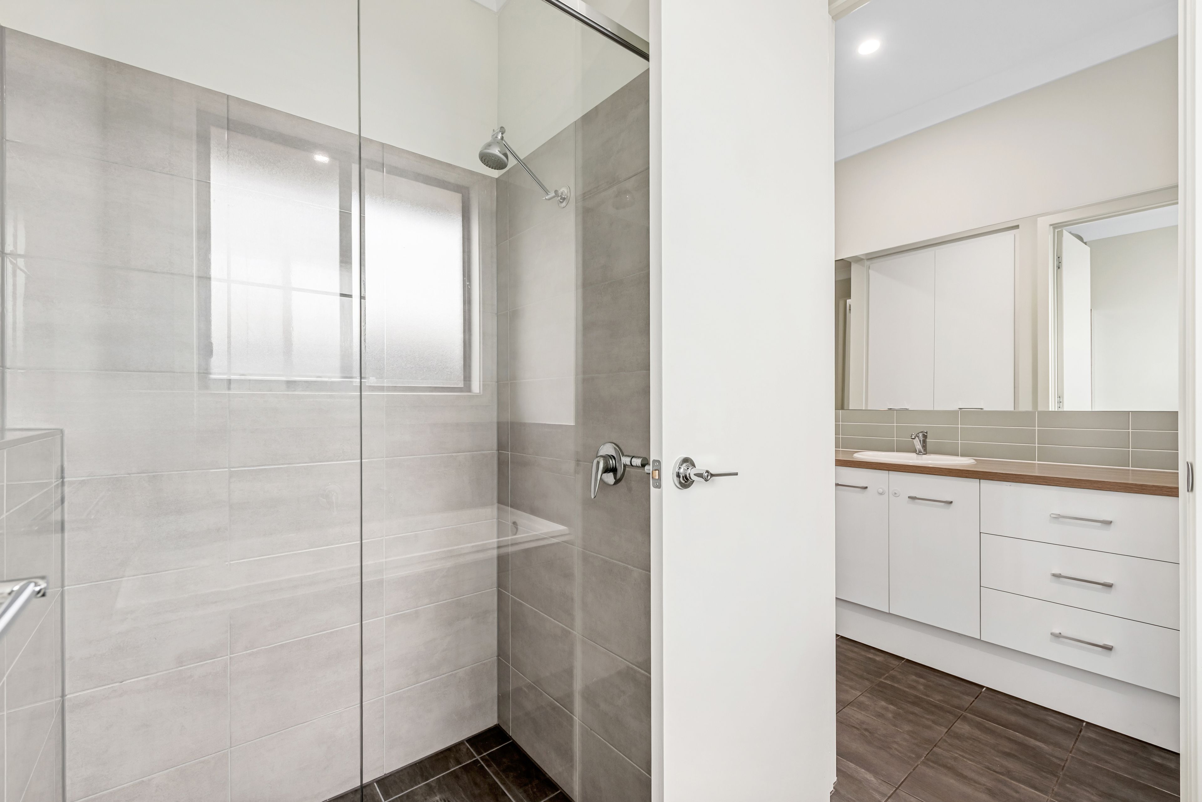 2 Barnabas Crescent — photo 9 of 12