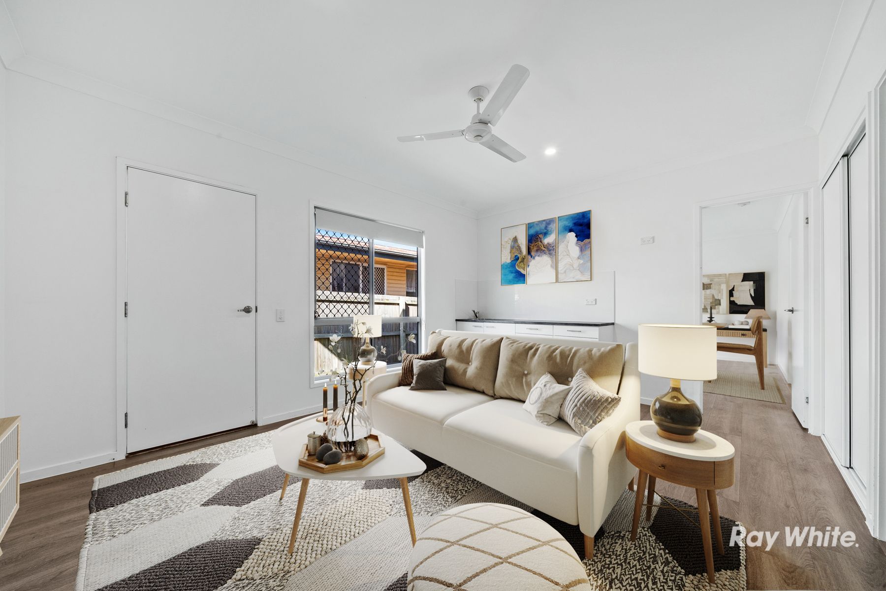 2/4 Skyline Drive, Kingston, QLD 4114