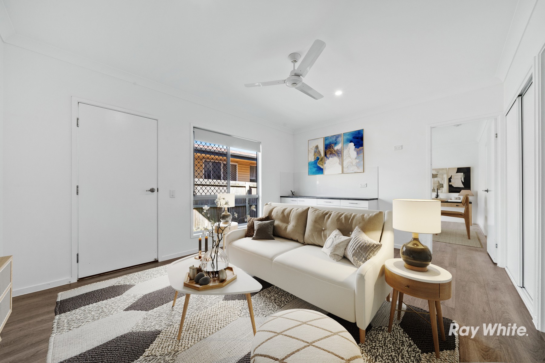2/4 Skyline Drive, Kingston, QLD 4114